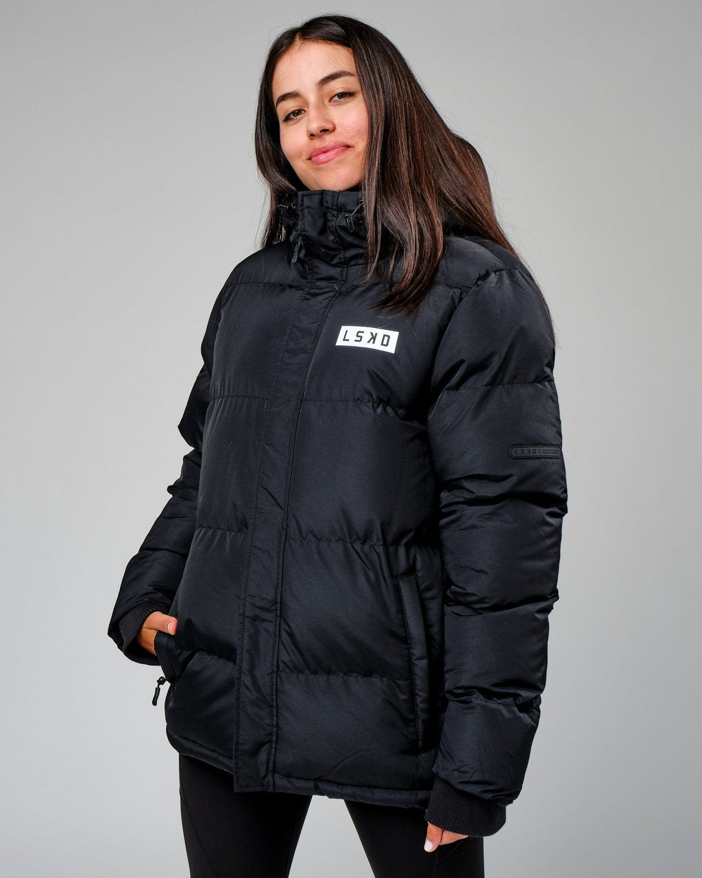 Model wearing Unisex Roasted Puffer Jacket Oversize 22 - Black