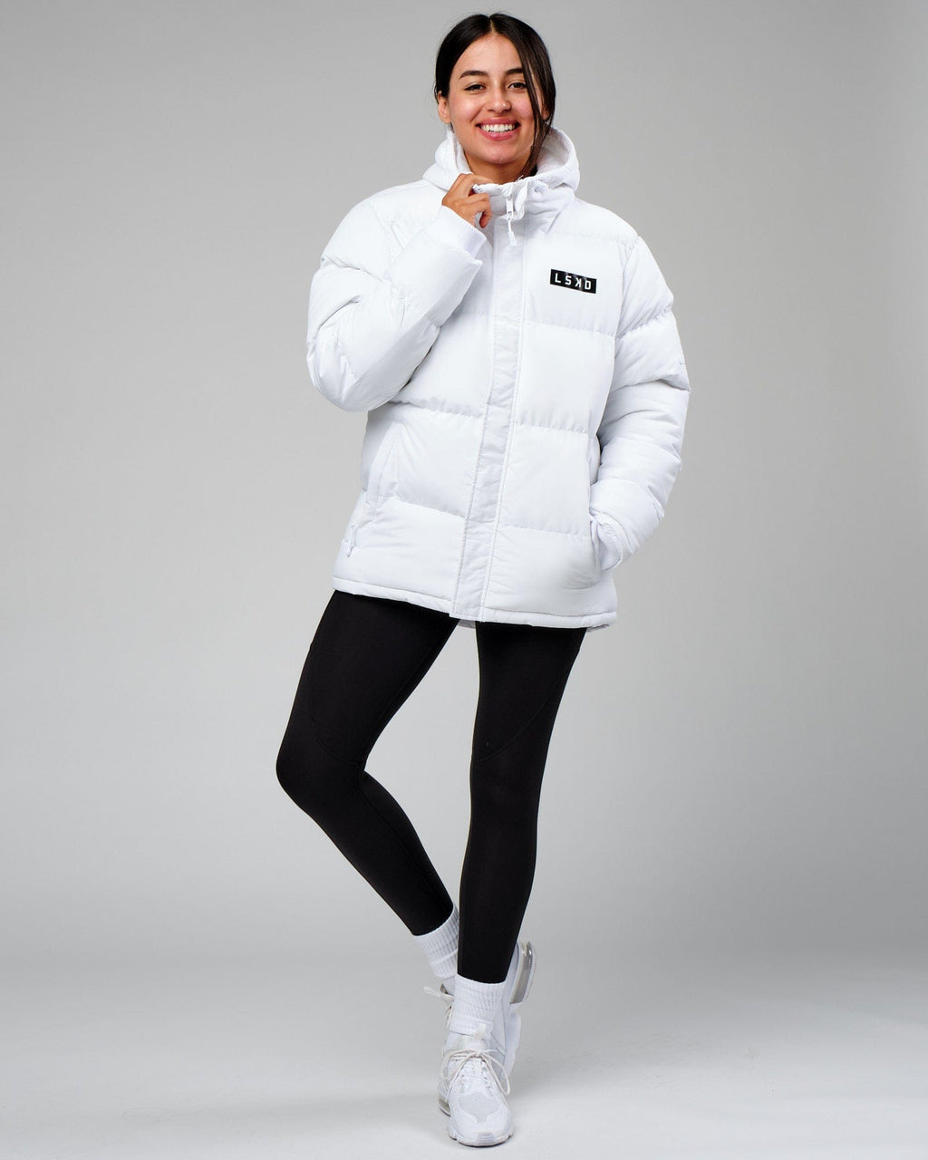Model wearing Unisex Roasted Puffer Jacket Oversize 22 - White