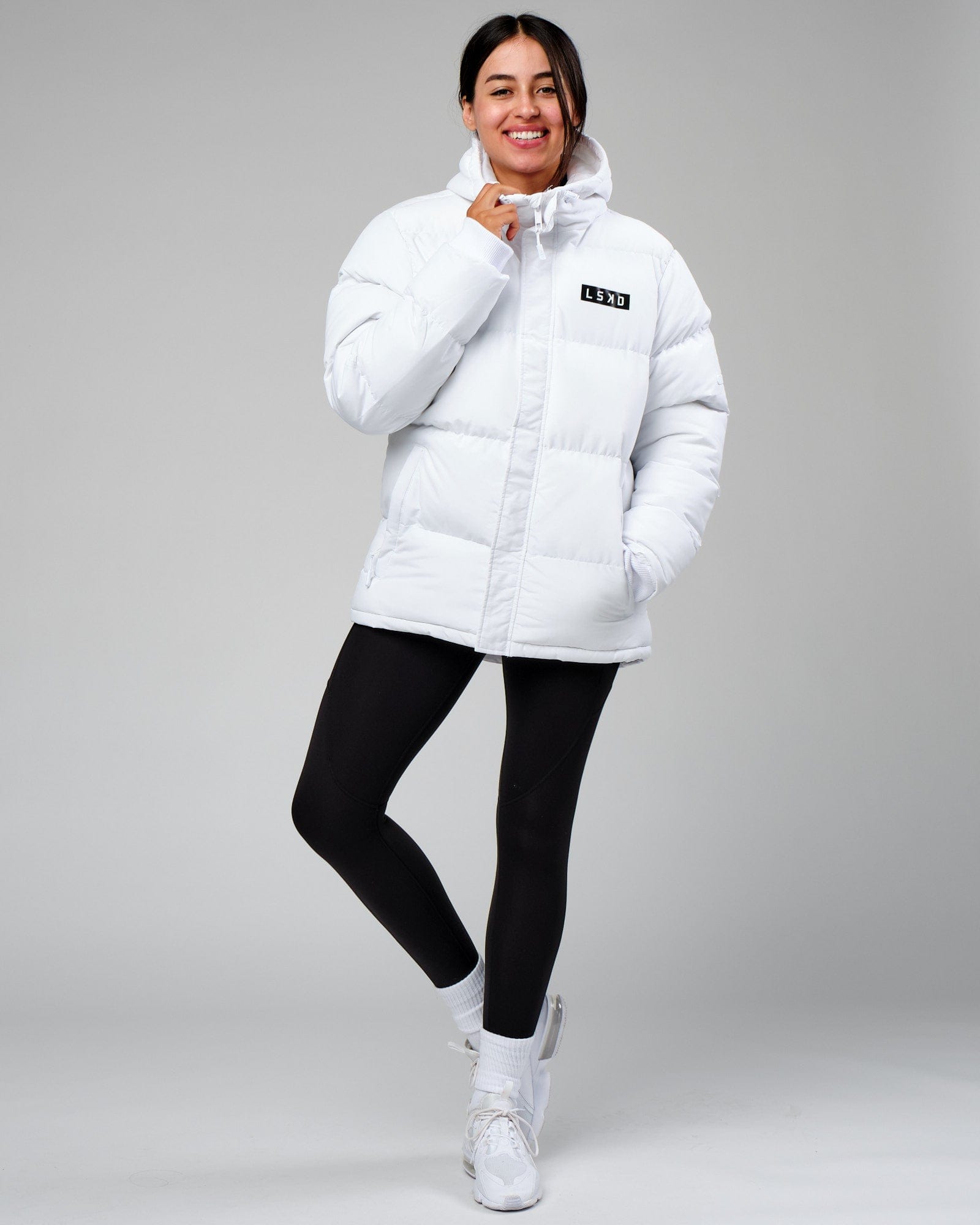 Model wearing Unisex Roasted Puffer Jacket Oversize 22 - White