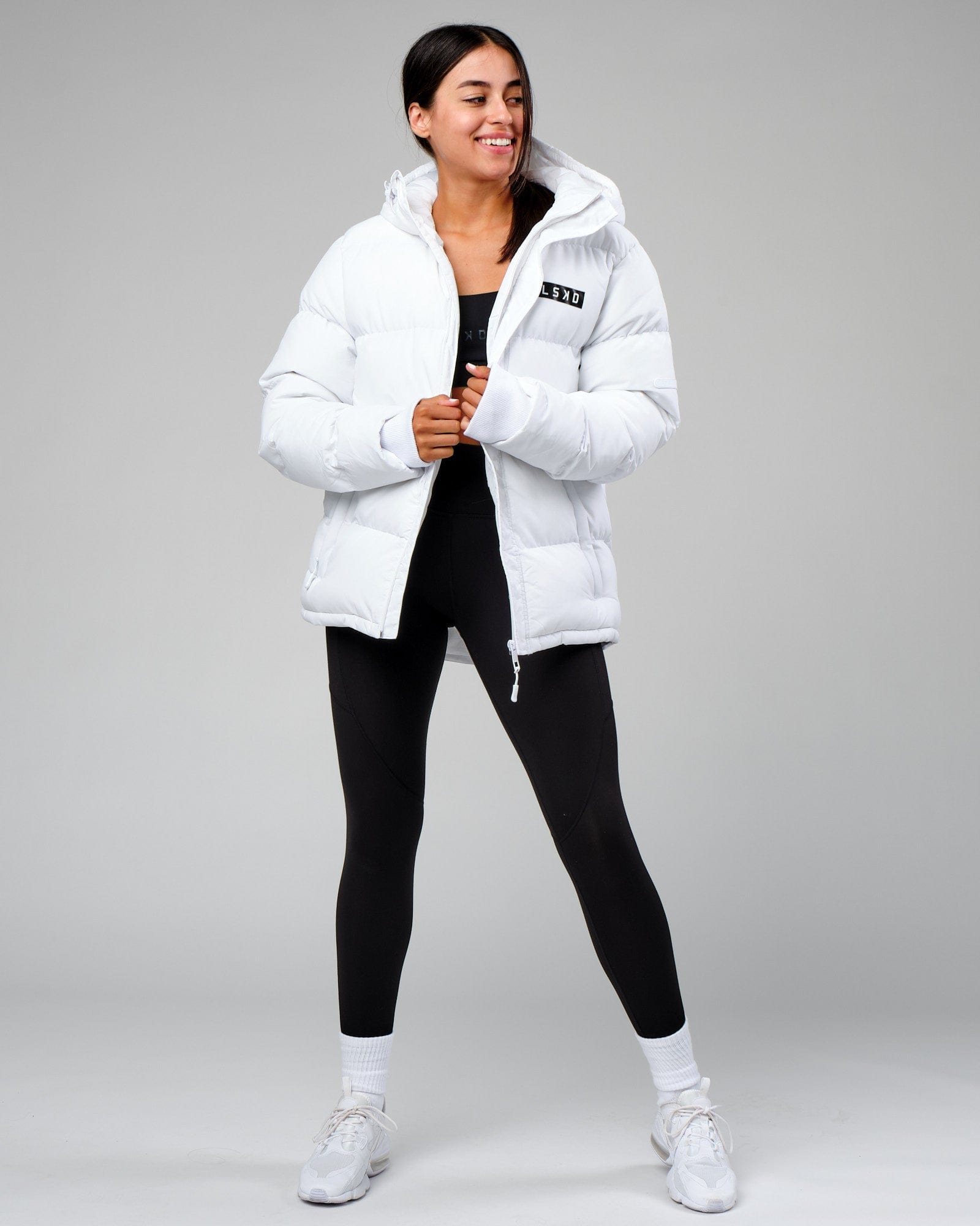 Model wearing Unisex Roasted Puffer Jacket Oversize 22 - White