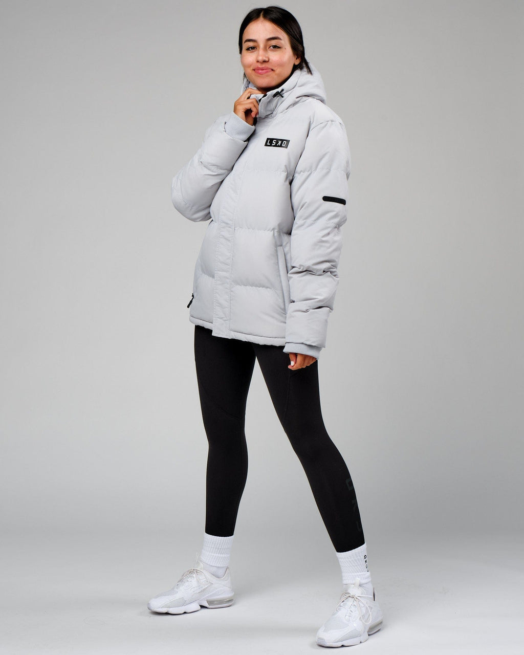 Model wearing Unisex Roasted Puffer Jacket Oversize 22 - Cloud