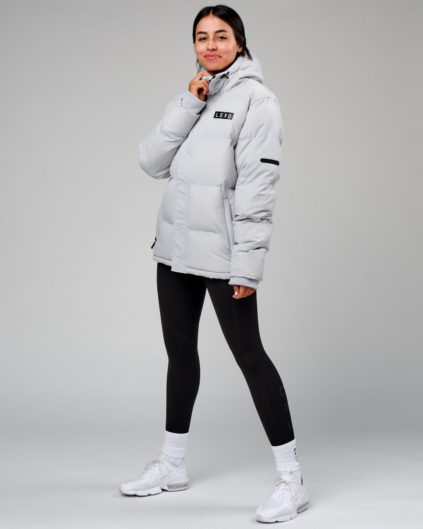 Model wearing Unisex Roasted Puffer Jacket Oversize 22 - Cloud