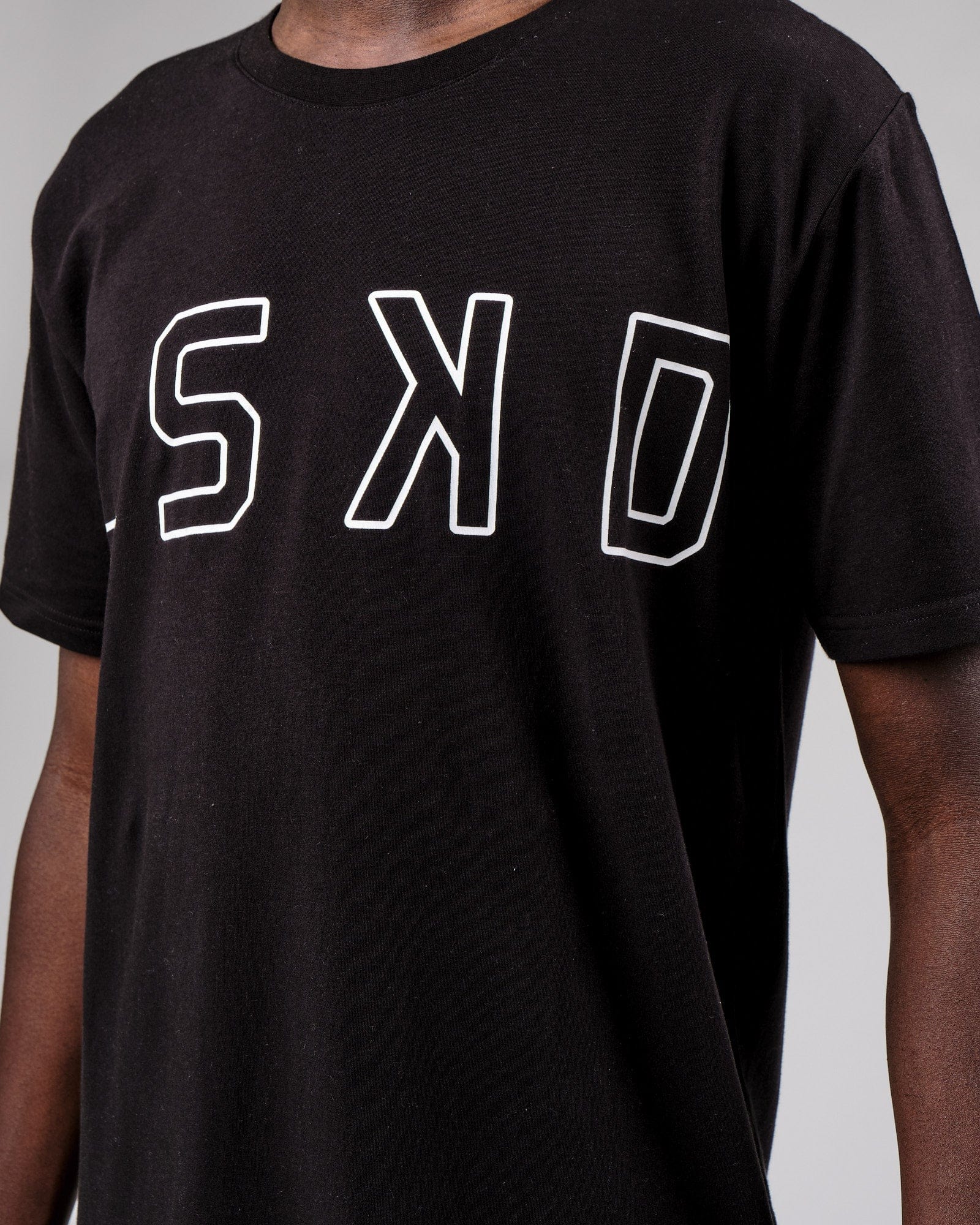 Model wearing Expand FLXCotton Tee - Black