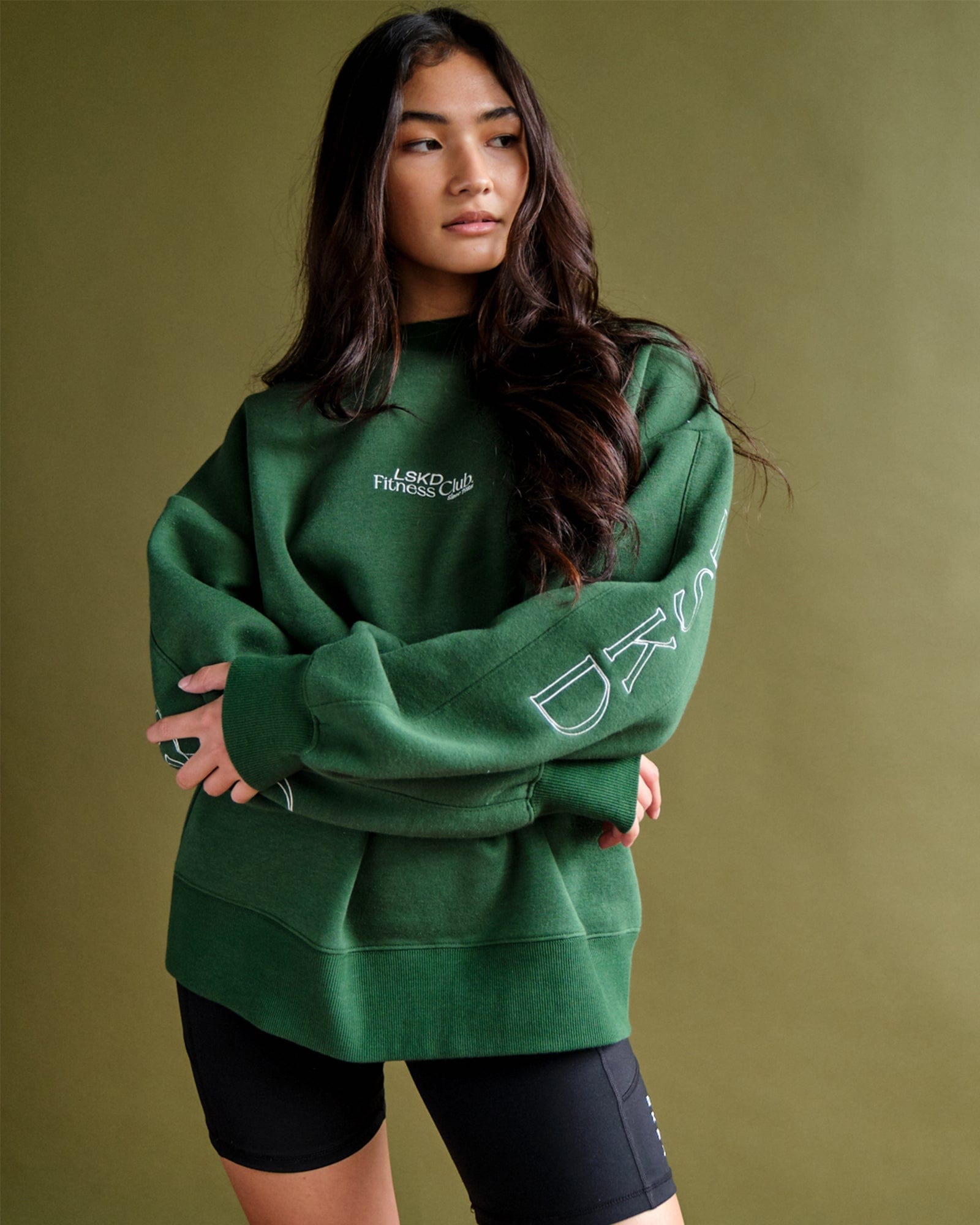 Model wearing Court Sweater Oversize - Eden Green