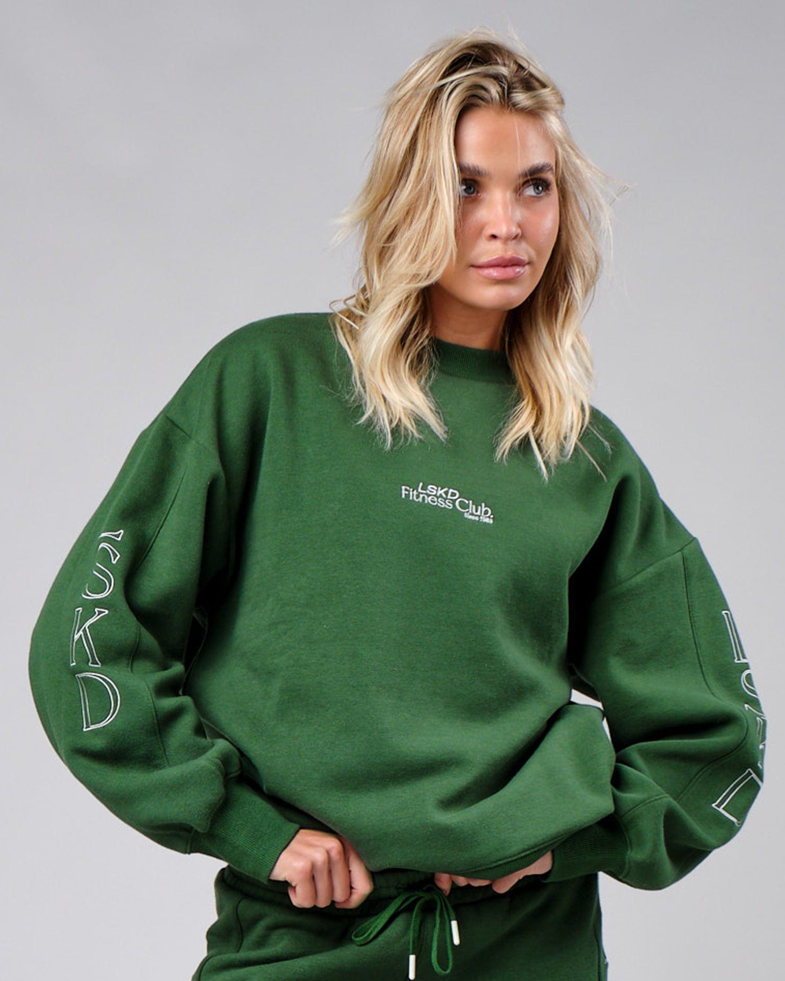 Model wearing Court Sweater Oversize - Eden Green