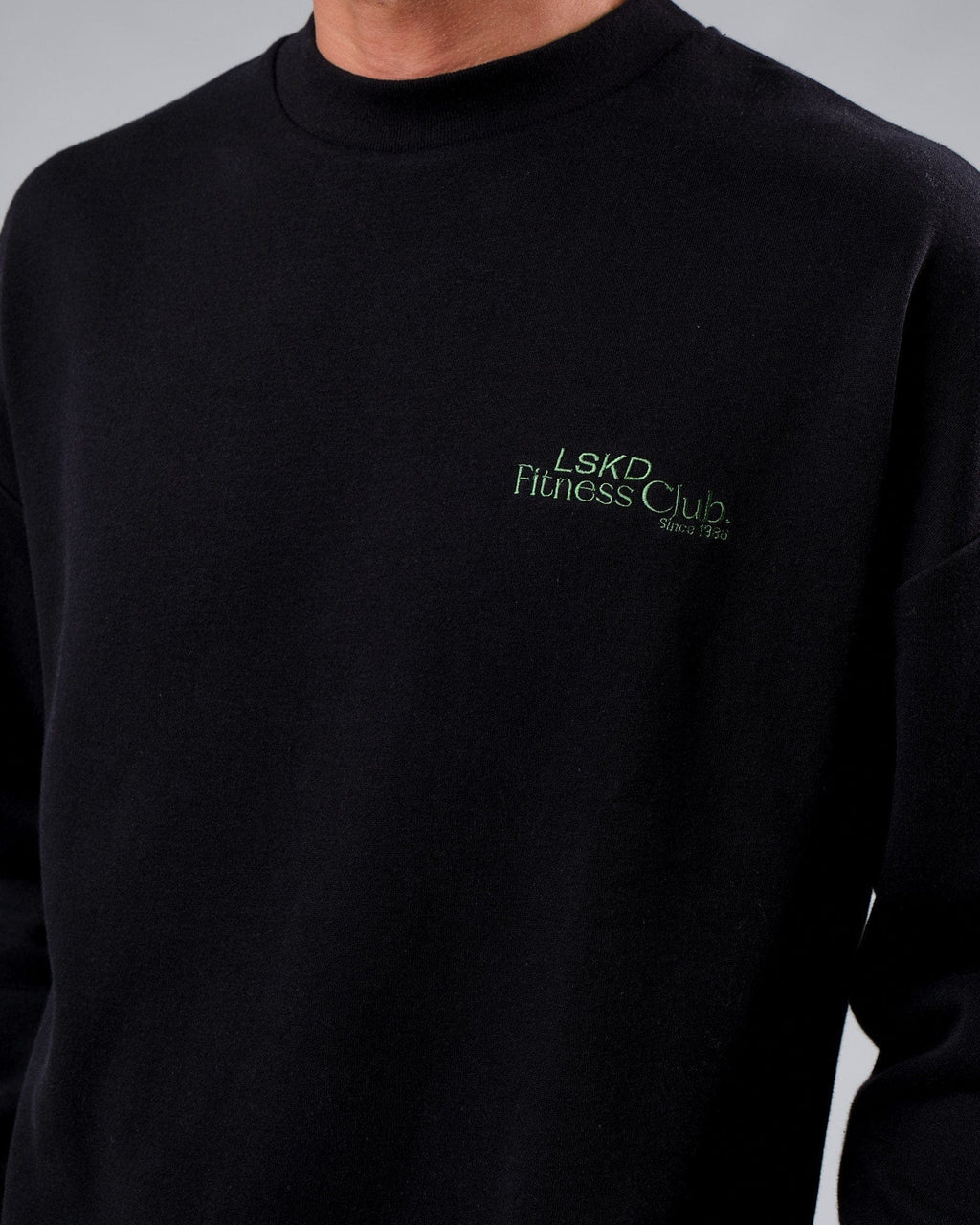 Model wearing Clubhouse Sweater Oversize - Black