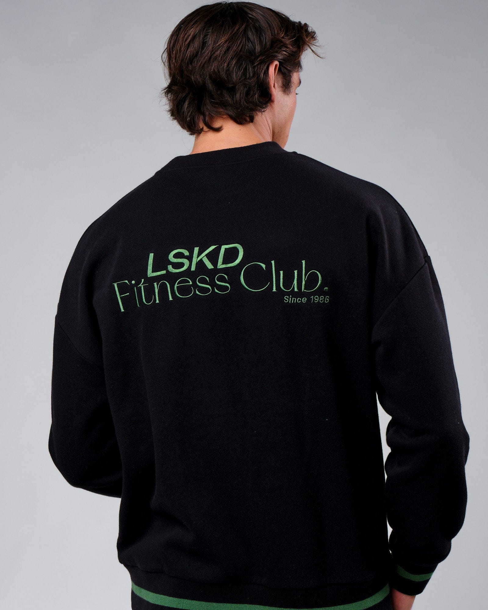 Model wearing Clubhouse Sweater Oversize - Black