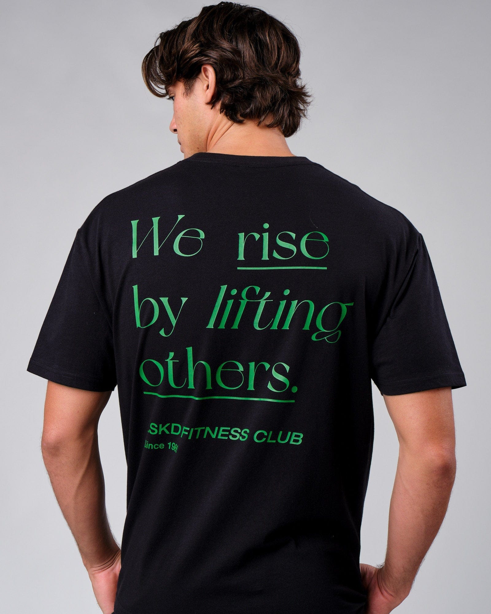 Model wearing Uplift Tee Oversize - Black