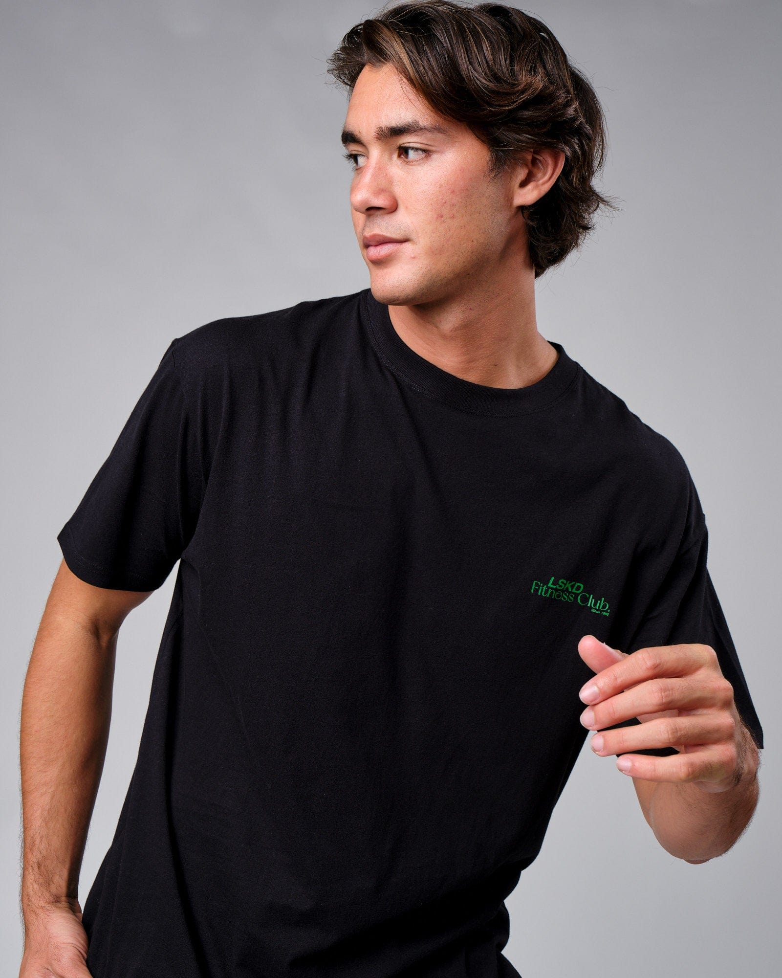 Model wearing Uplift Tee Oversize - Black
