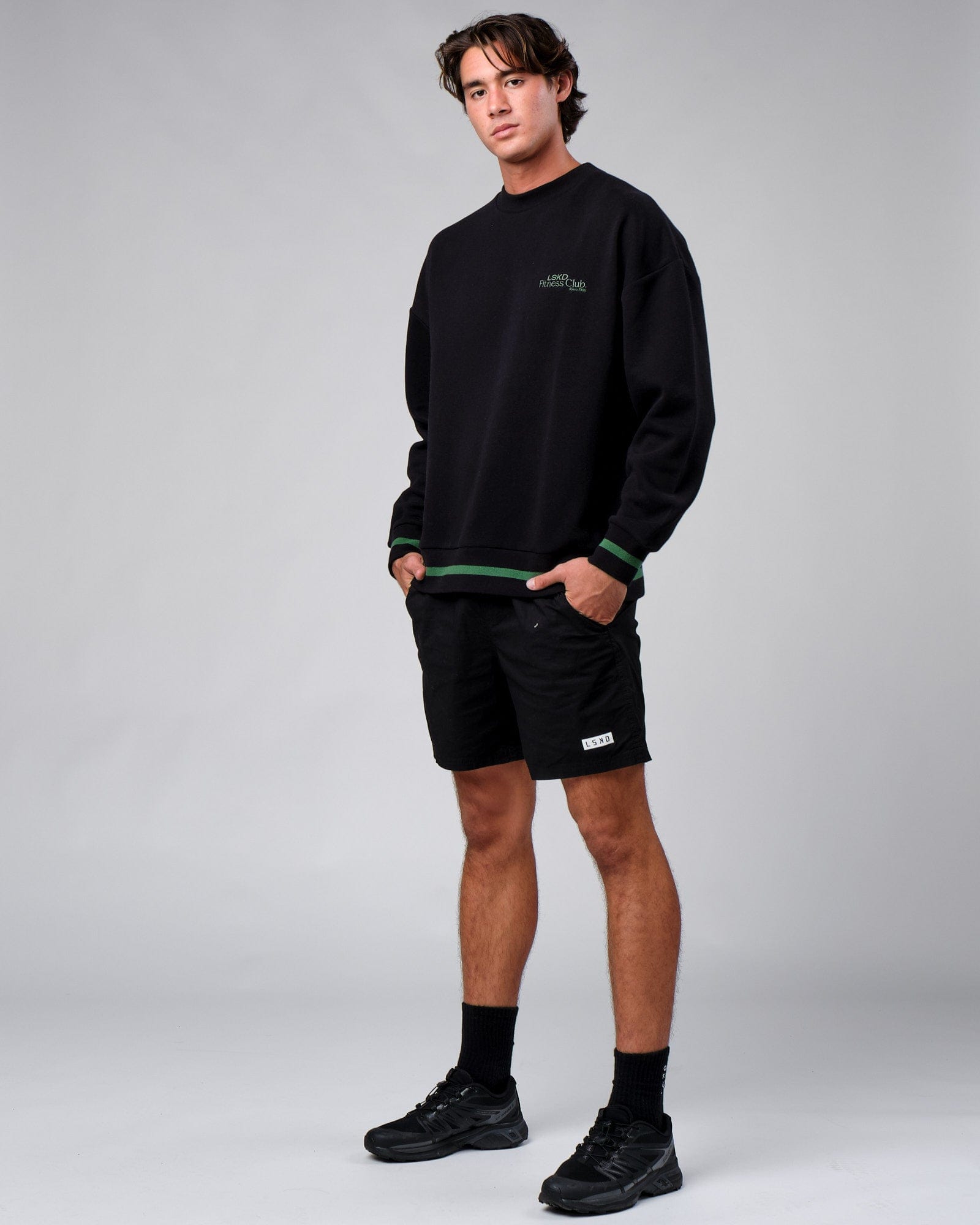Model wearing Clubhouse Sweater Oversize - Black