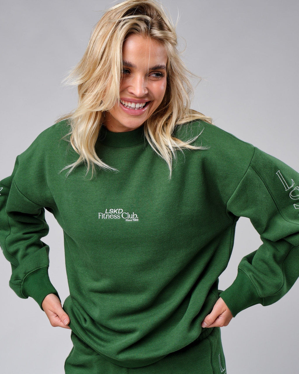 Model wearing Court Sweater Oversize - Eden Green