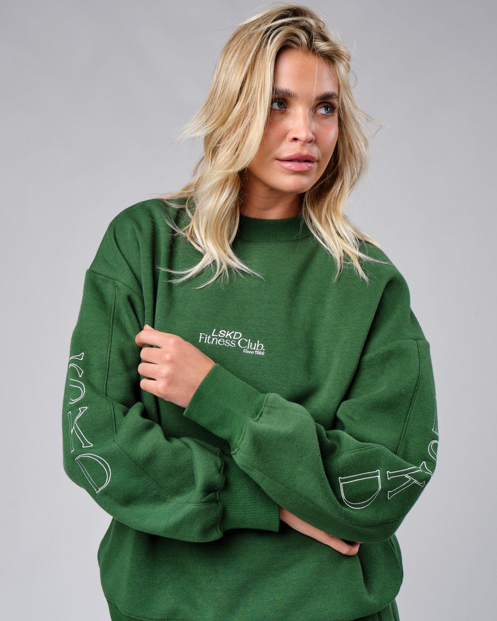 Model wearing Court Sweater Oversize - Eden Green
