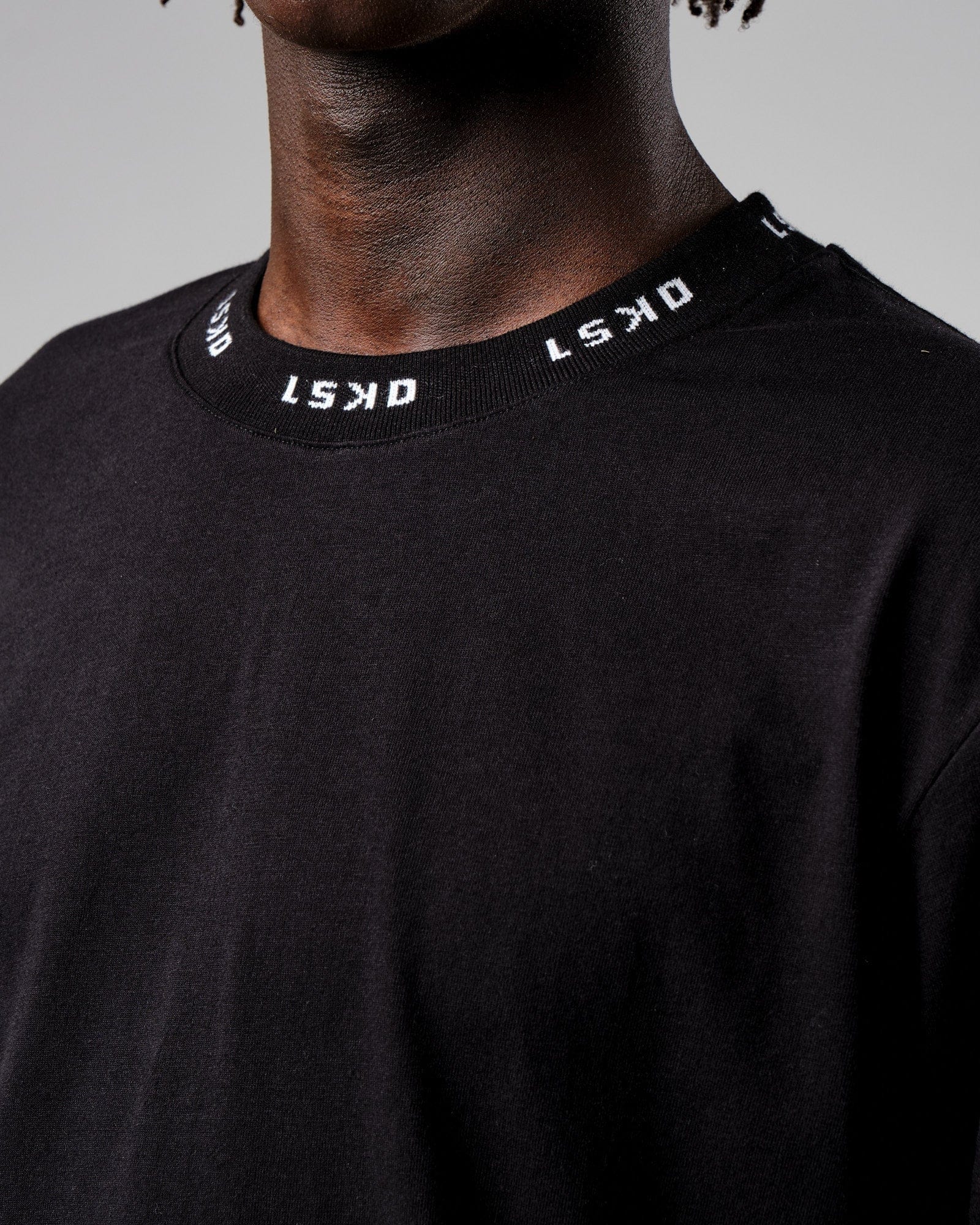 Model wearing Laps LS Tee Oversize - Black