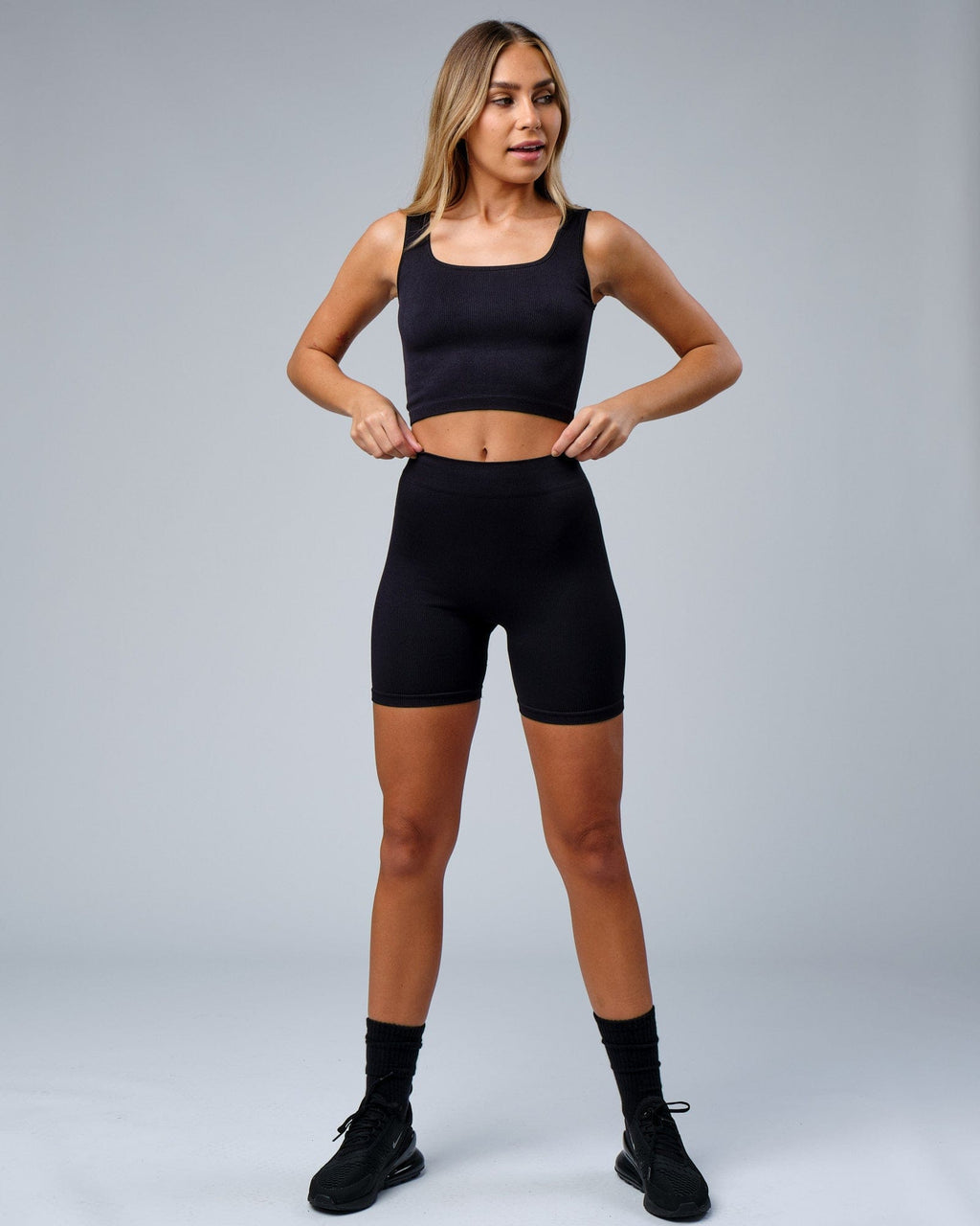 Model wearing Essential Seamless Rib Tank - Black