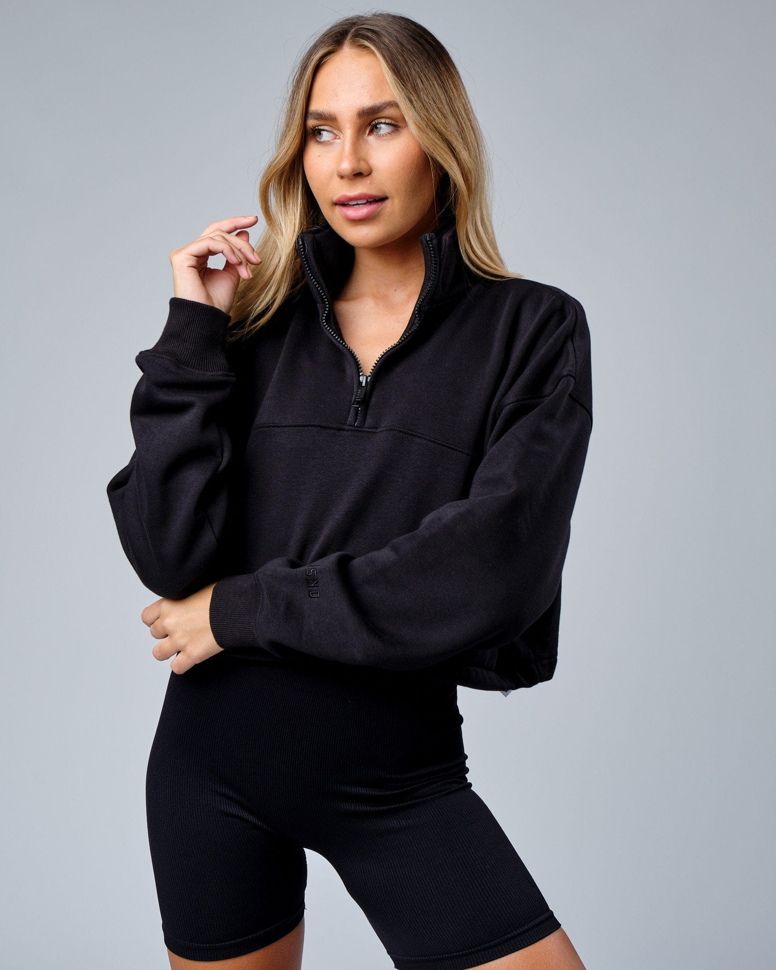 Model wearing Essential Seamless Rib Bike Short - Black