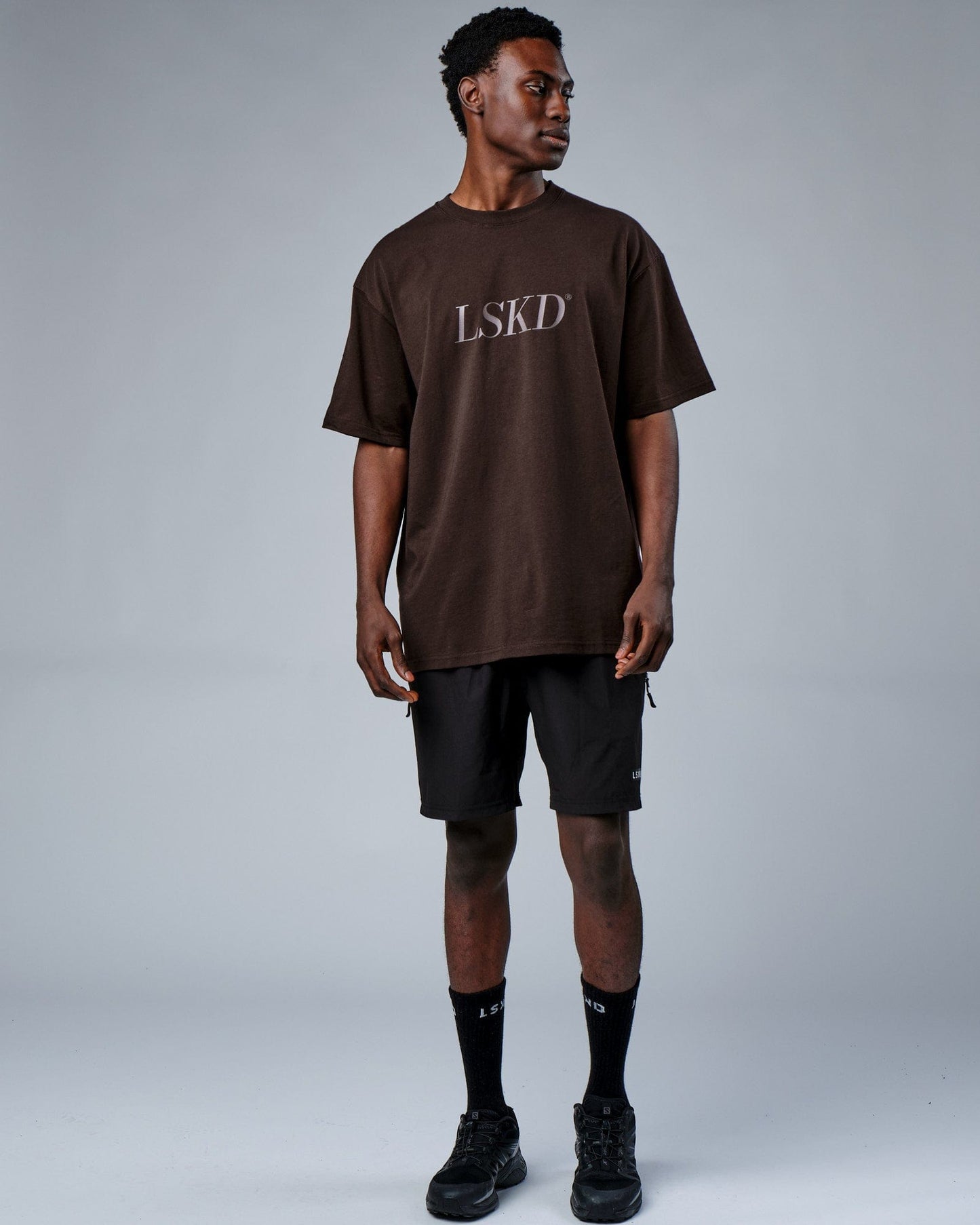 Model wearing IT Tee Oversize - Dark Walnut
