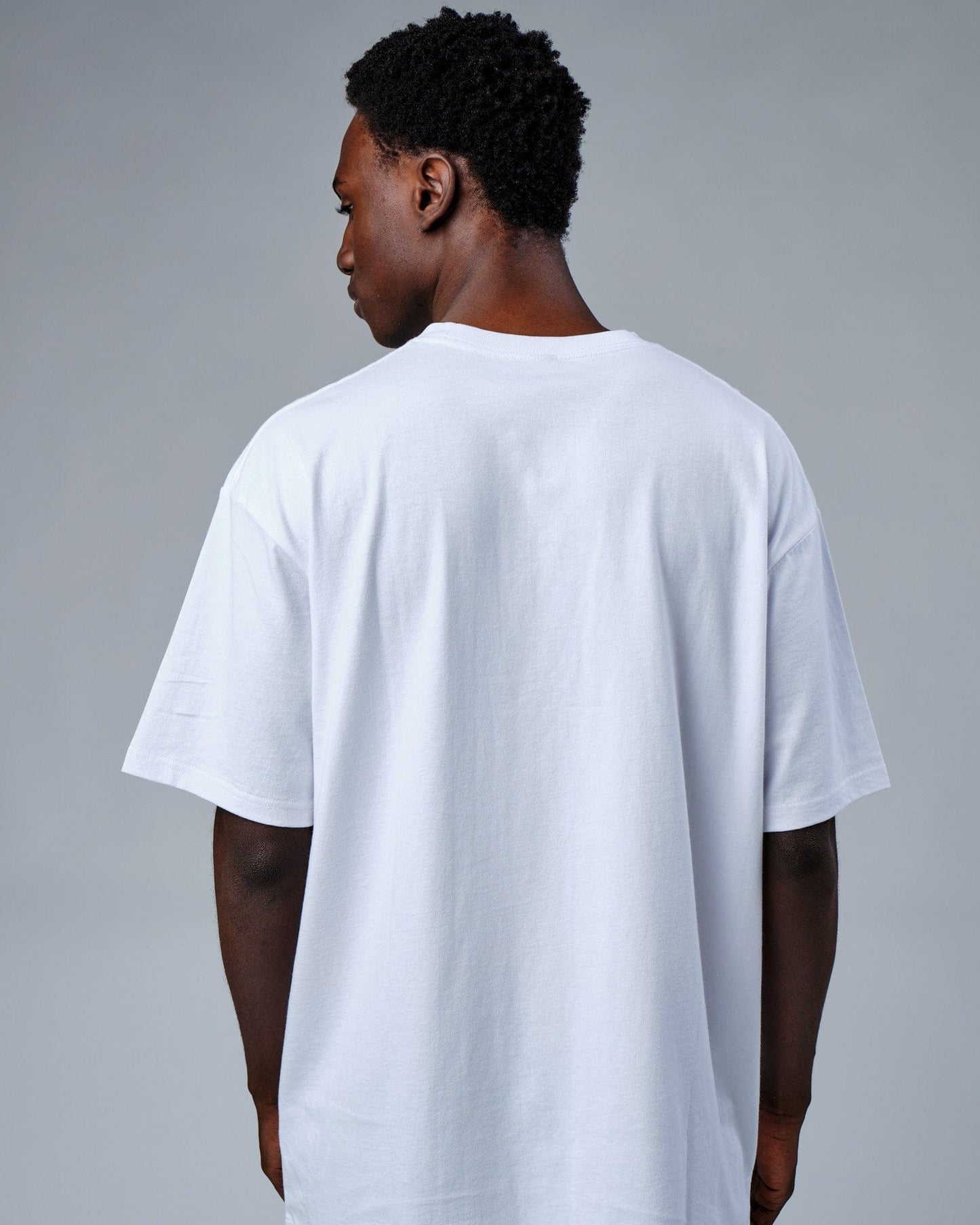 Model wearing IT Tee Oversize - White-Walnut