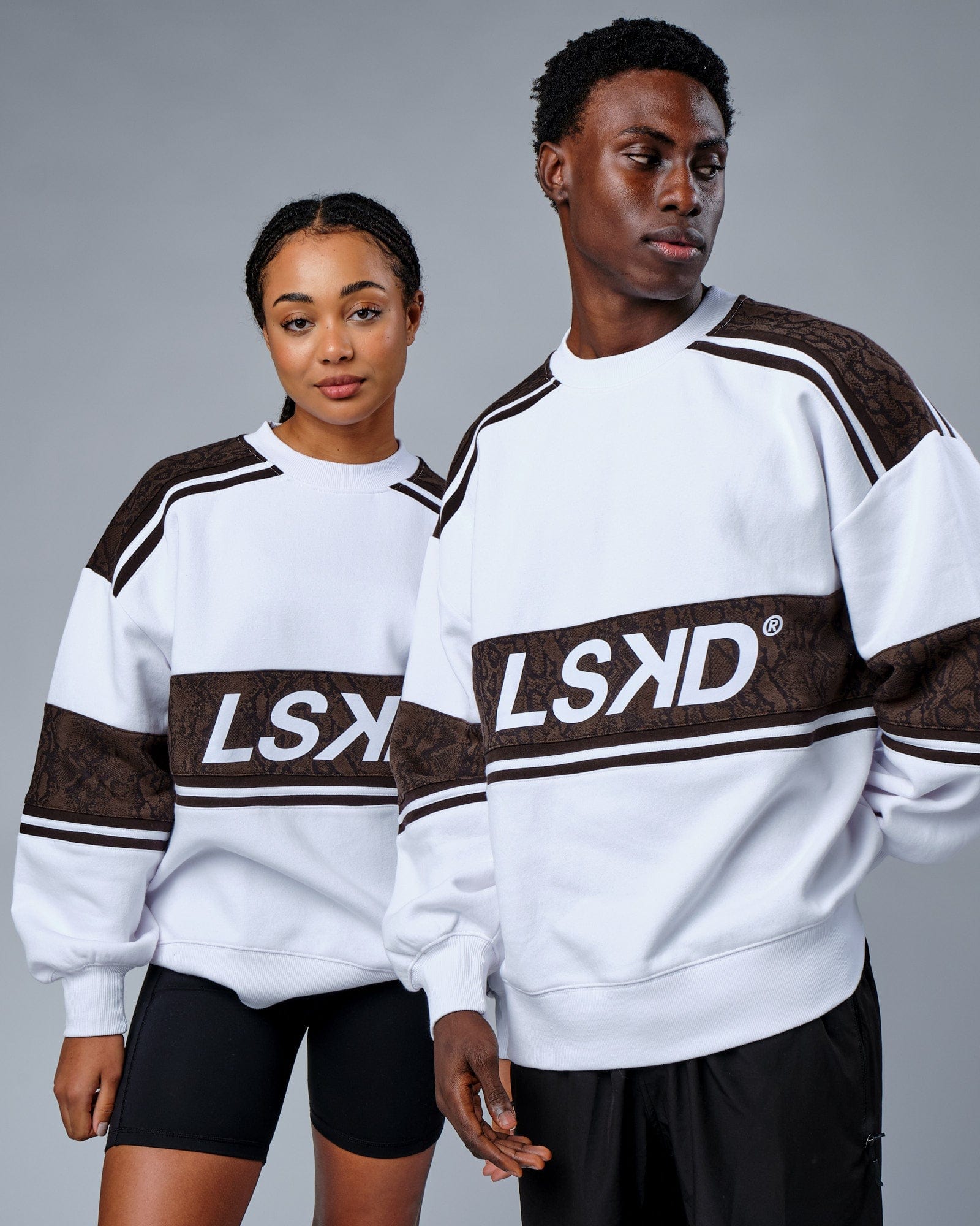 Model wearing Unisex A-Team Sweater Oversize - White-Walnut Snakeskin