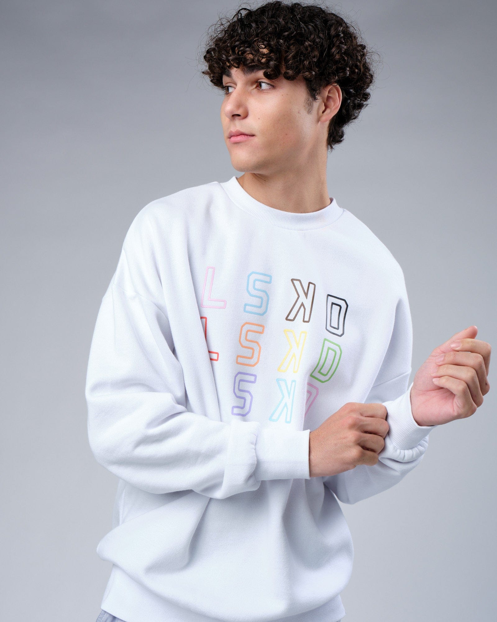 Model wearing Progress Sweater Oversize - White