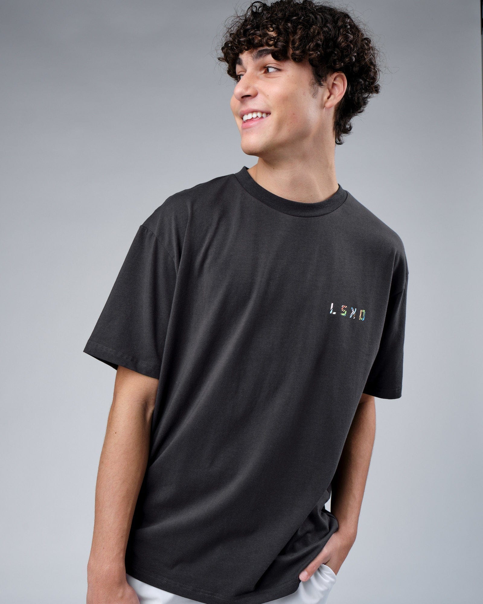 Model wearing Unity FLXCotton Tee Oversize - Pirate Black
