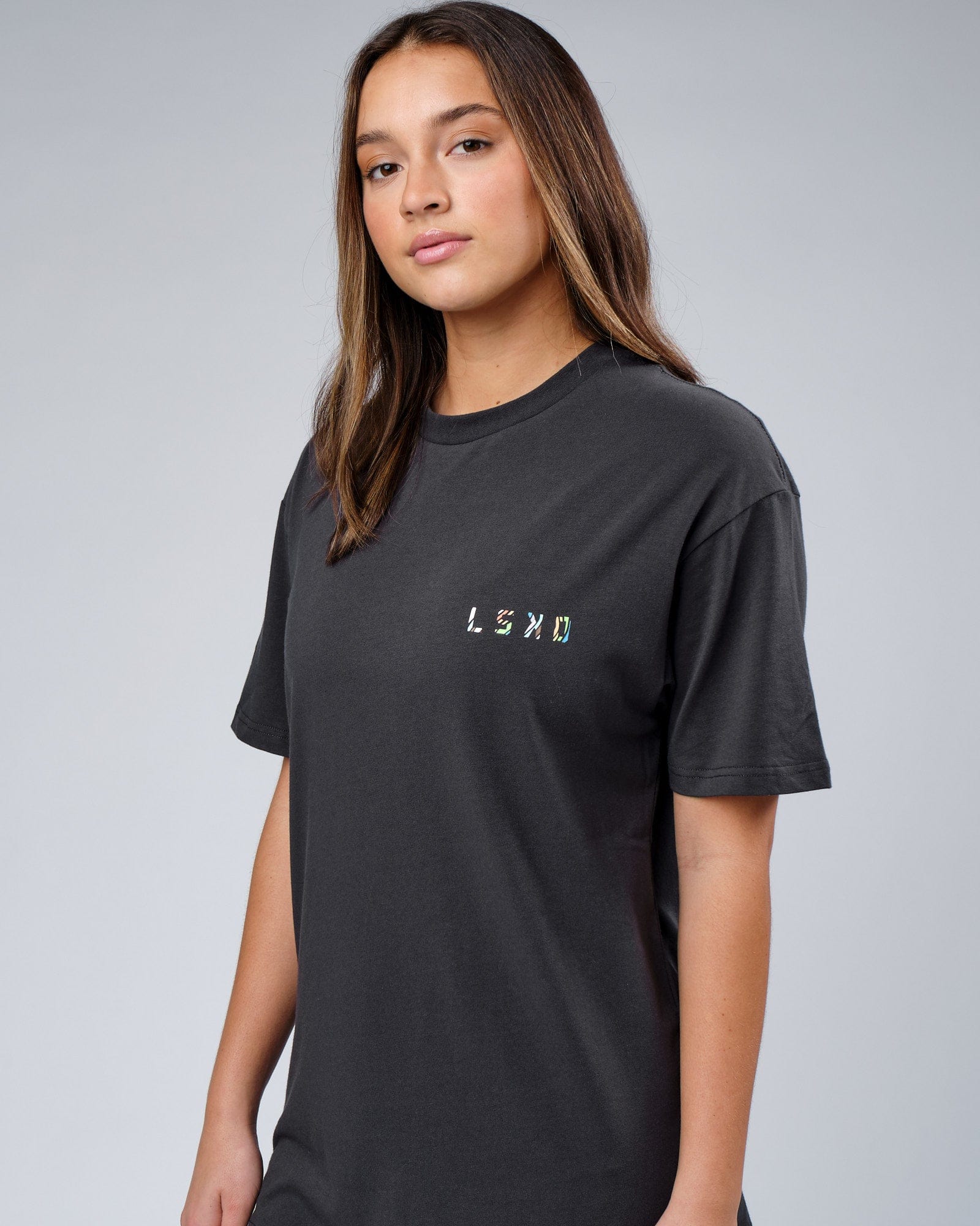 Model wearing Unisex Unity FLXCotton Tee Oversize - Pirate Black