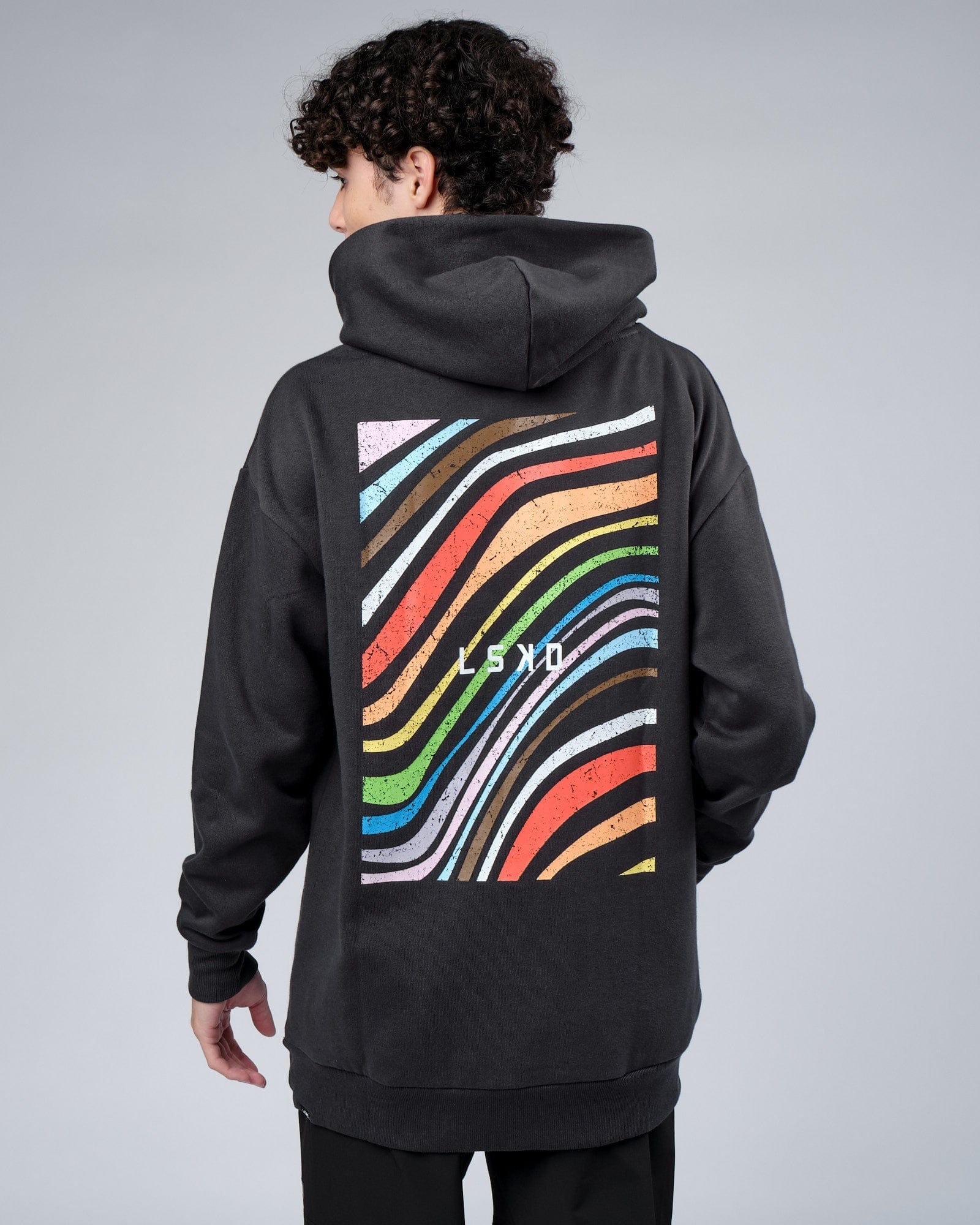 Model wearing Unity Hoodie Oversize - Pirate Black