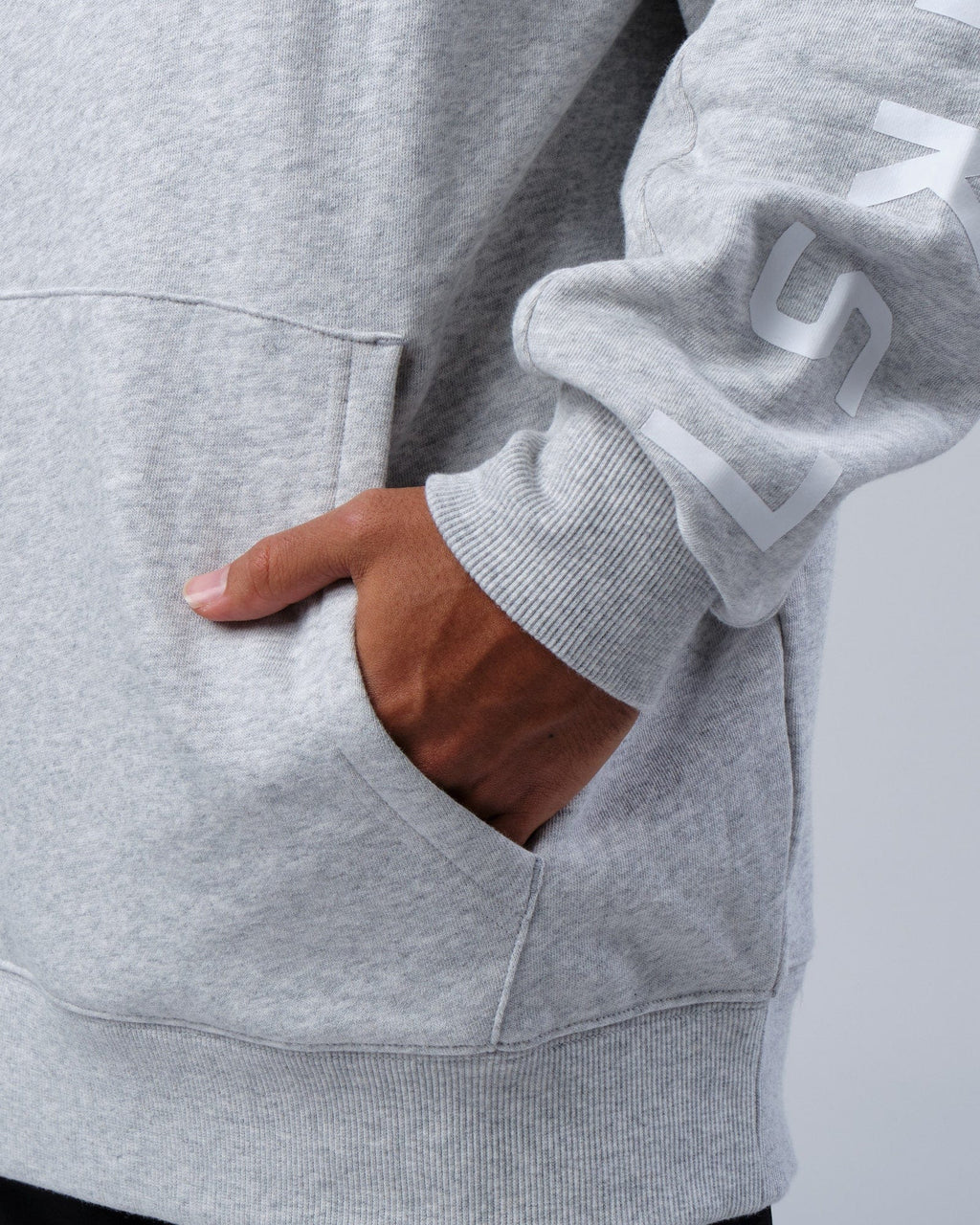 Model wearing Zone Hoodie Oversize - Lt Grey Marl