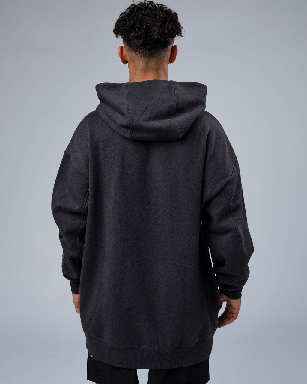 Model wearing Zone Hoodie Oversize - Phantom