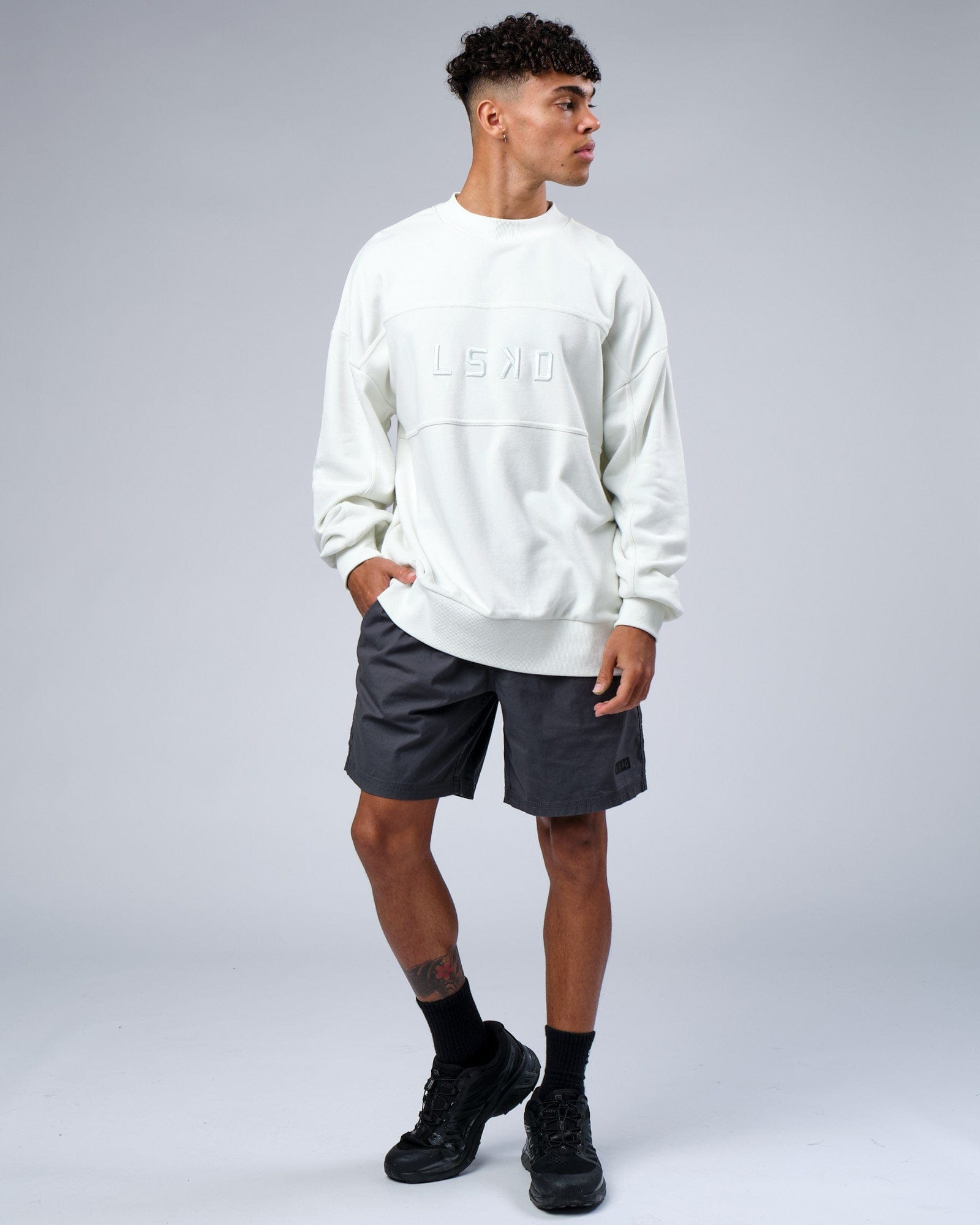 Model wearing Slice Sweater Oversize - Ice