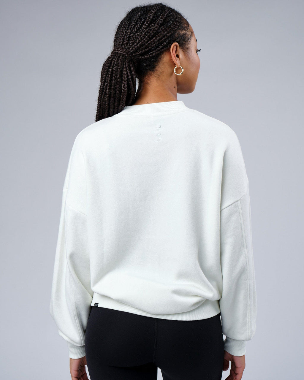Model wearing Unisex Slice Sweater Oversize - Ice