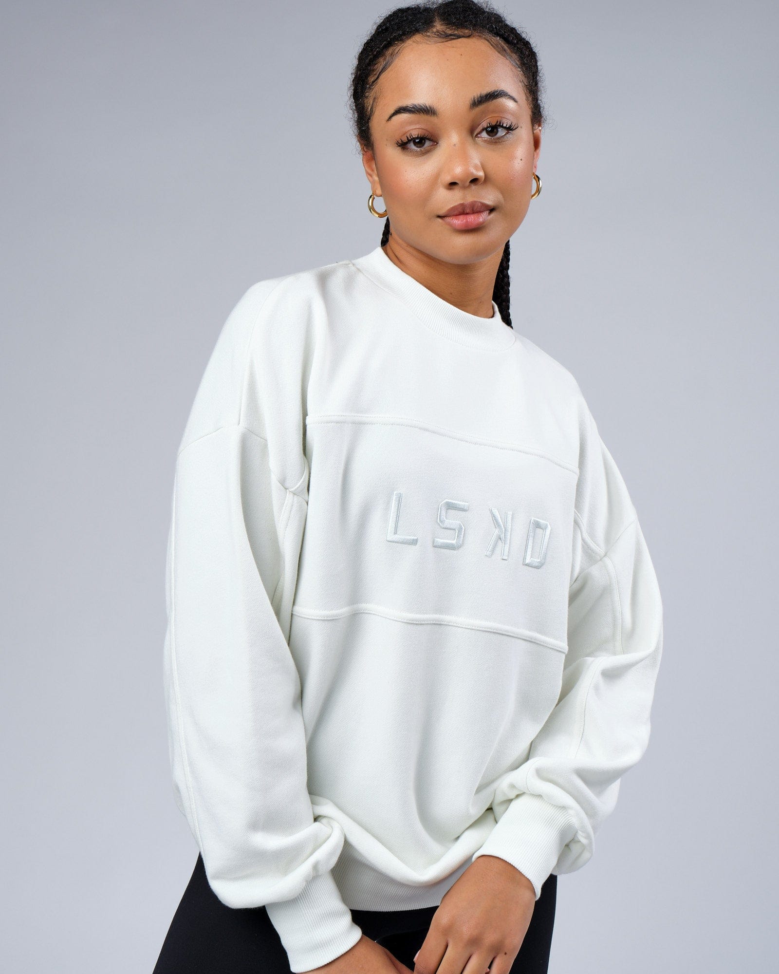 Model wearing Unisex Slice Sweater Oversize - Ice