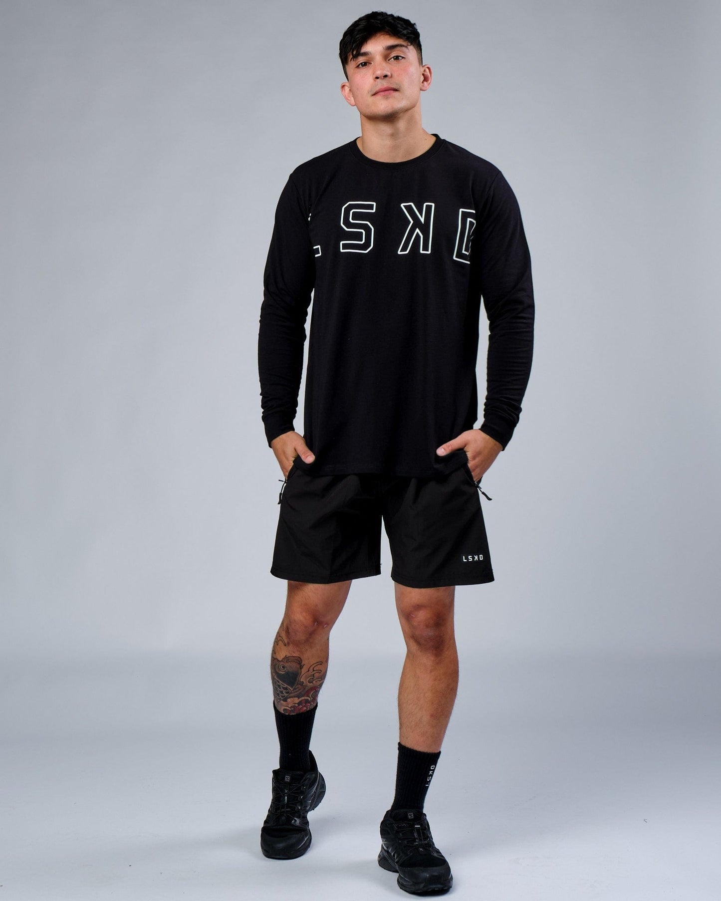 Model wearing Expand FLXCotton LS Tee - Black