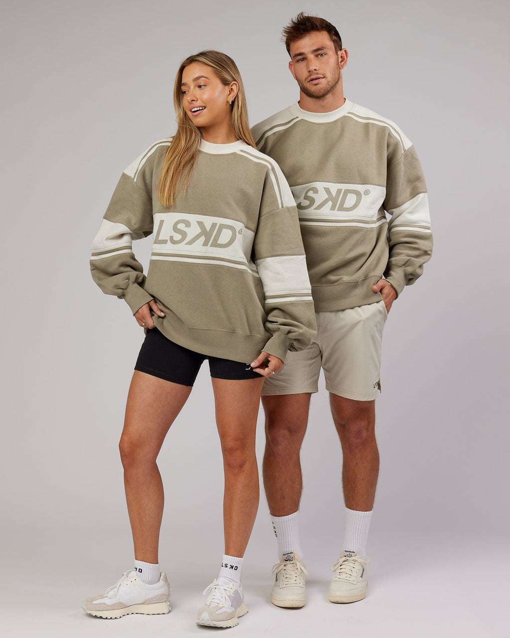 Model wearing Unisex A-Team Sweater Oversize - Laurel Oak-Bone