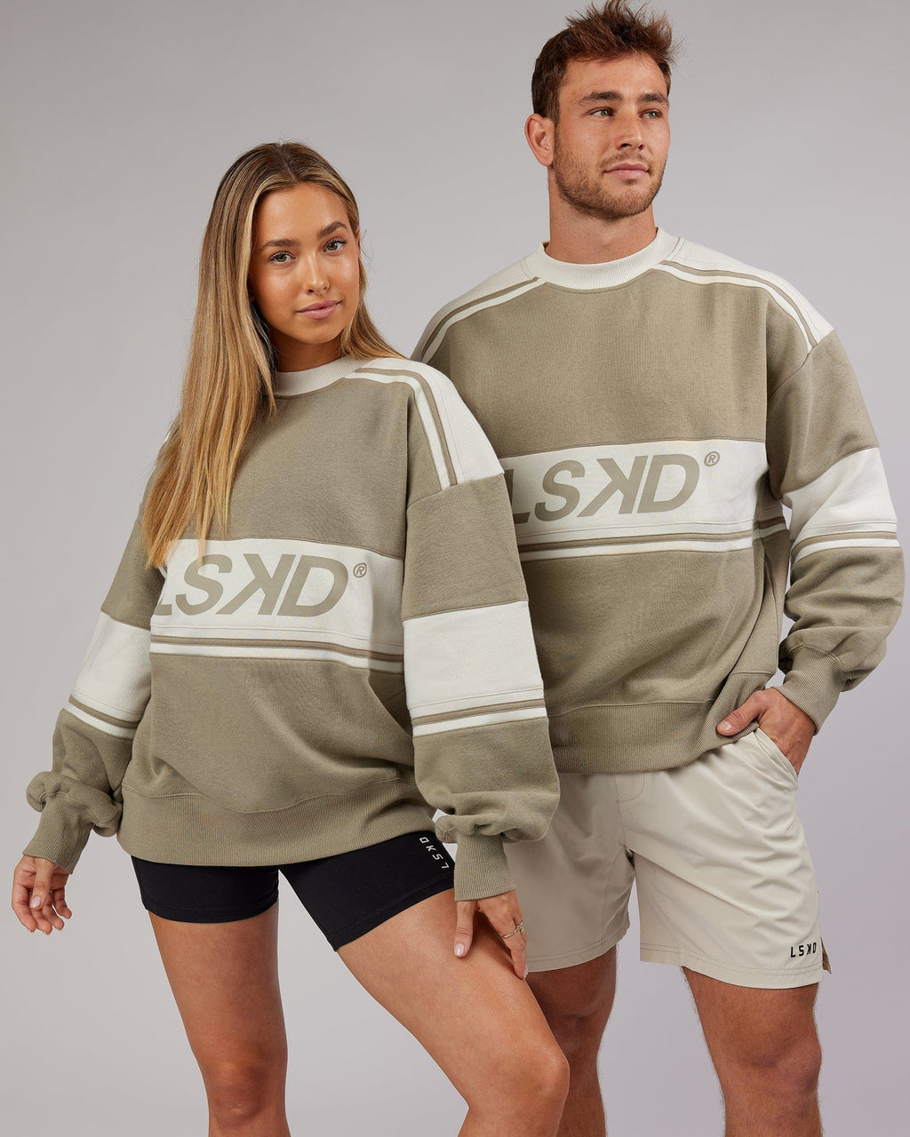 Model wearing Unisex A-Team Sweater Oversize - Laurel Oak-Bone