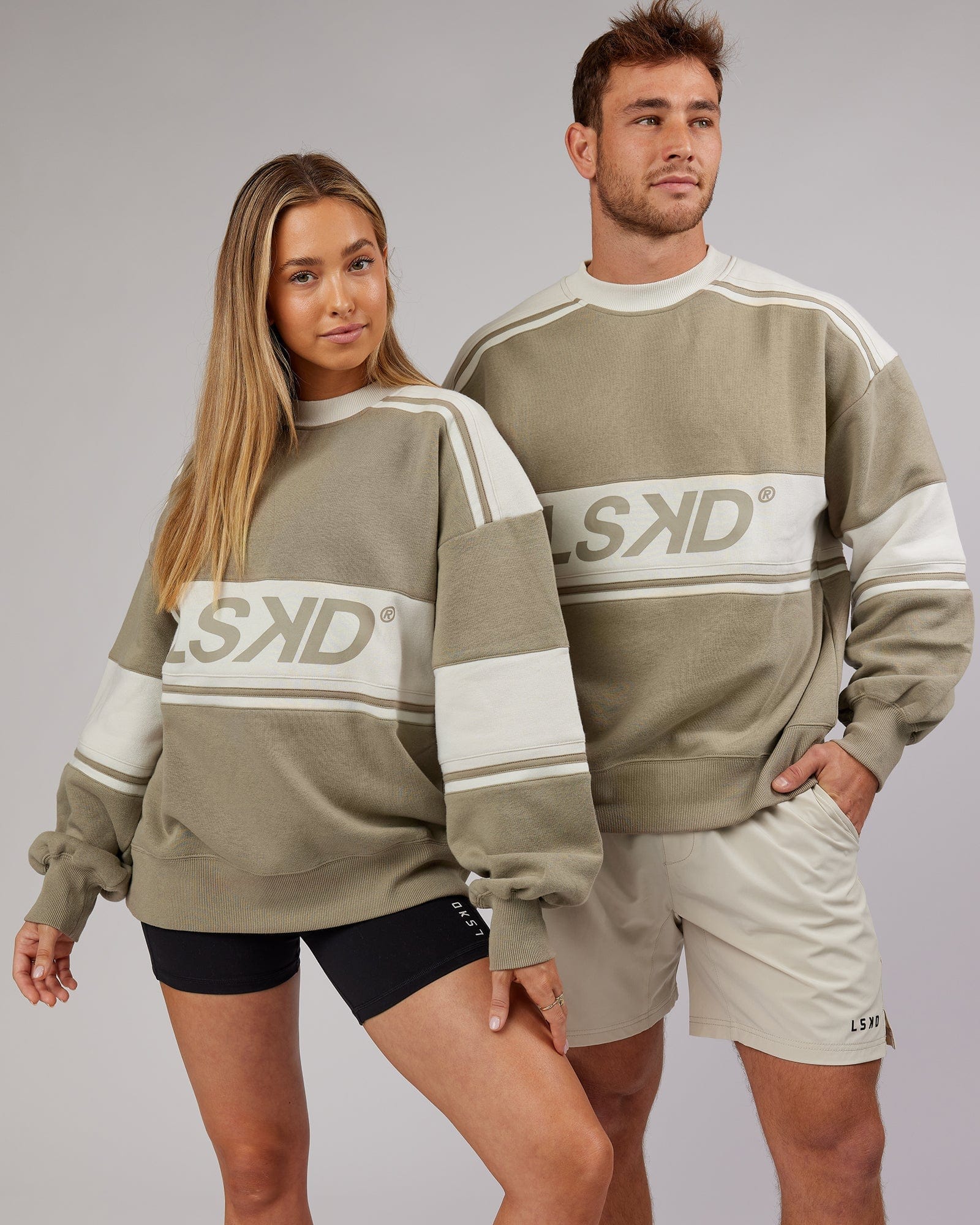 Model wearing Unisex A-Team Sweater Oversize - Laurel Oak-Bone