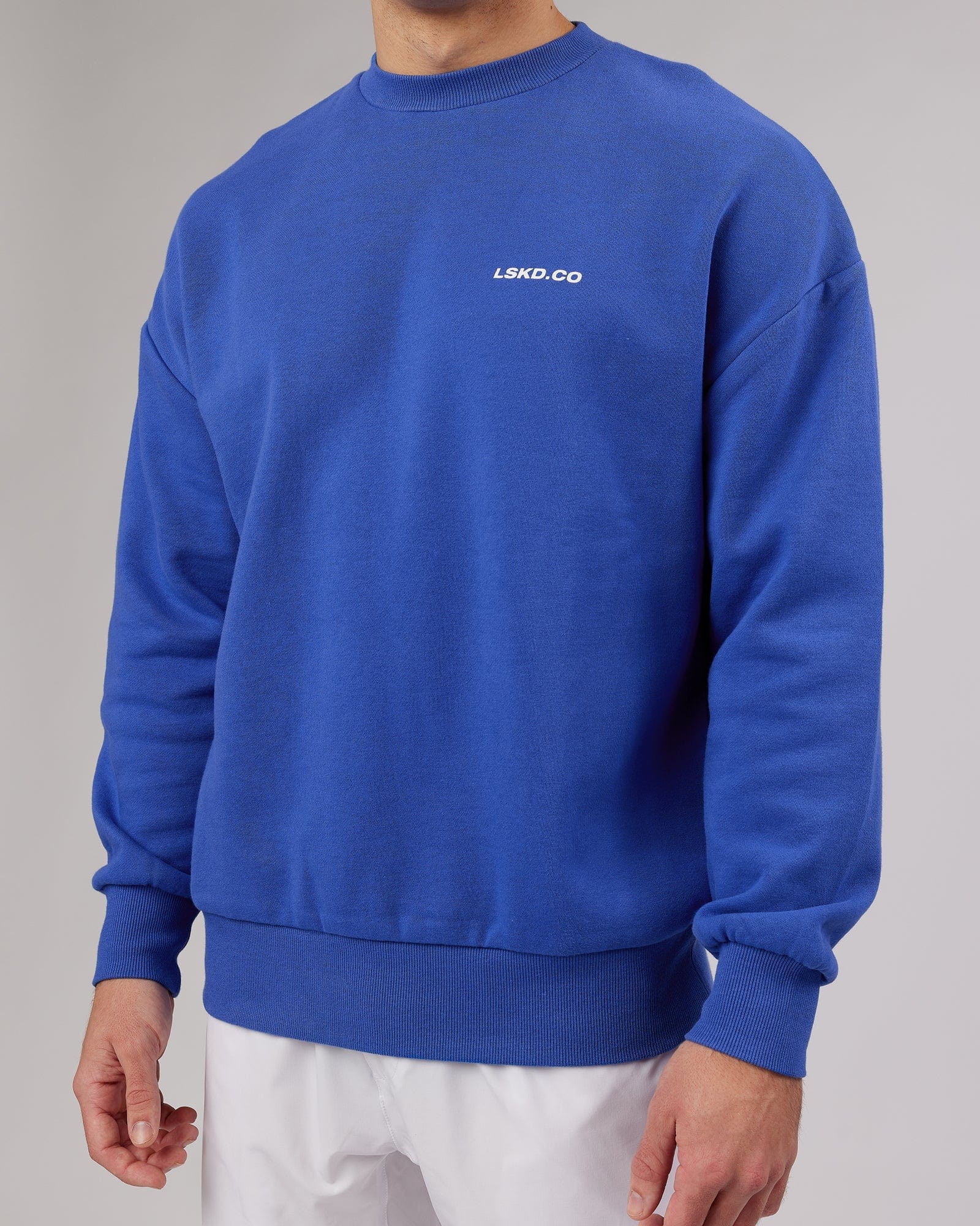 Model wearing Revolution Sweater Oversize - Power Cobalt