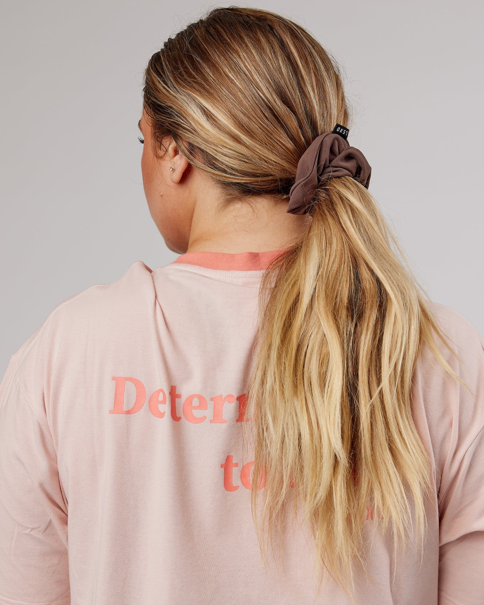 Model wearing Elevate Scrunchie - Mocha