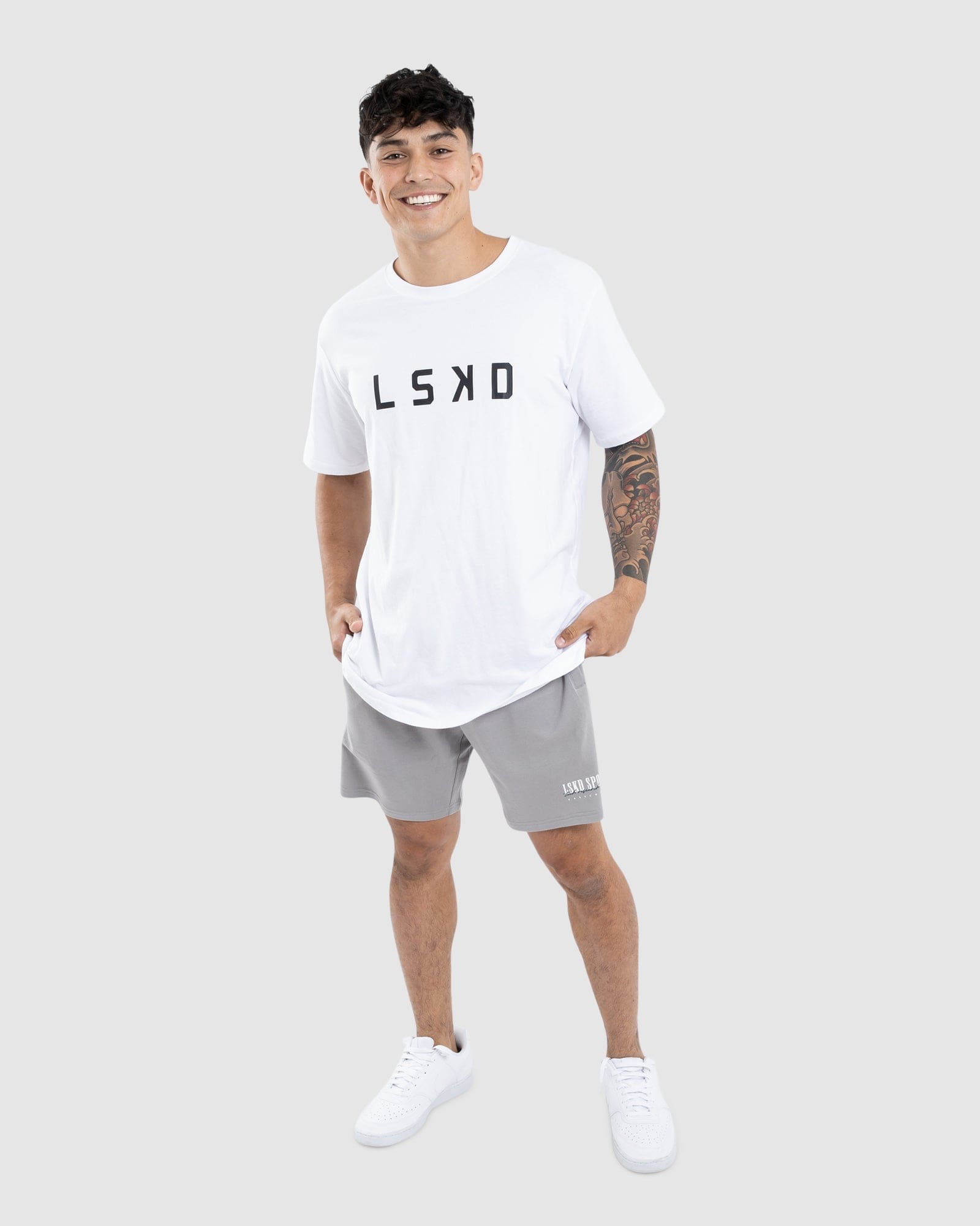 Model wearing Faculty Jersey Short - Alloy