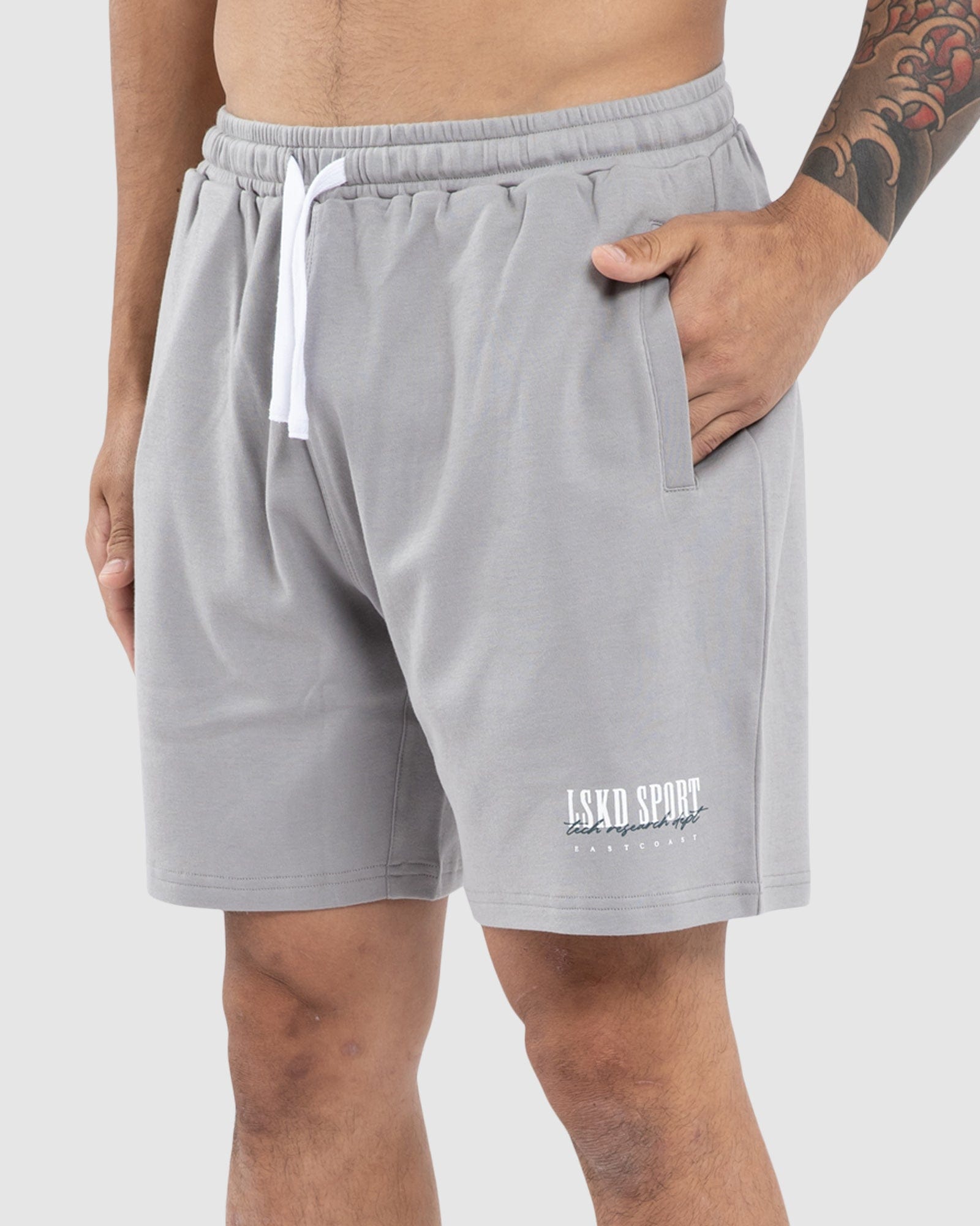 Model wearing Faculty Jersey Short - Alloy