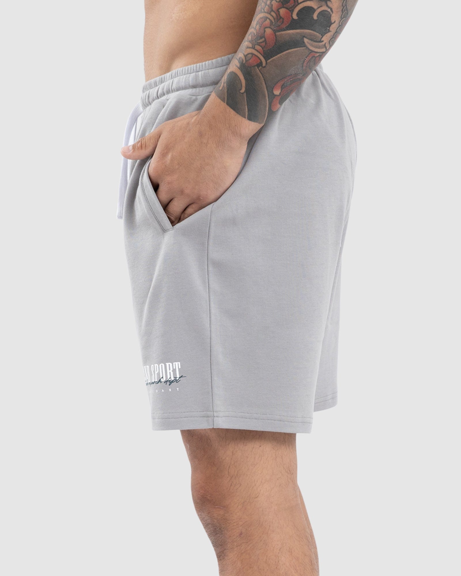 Model wearing Faculty Jersey Short - Alloy