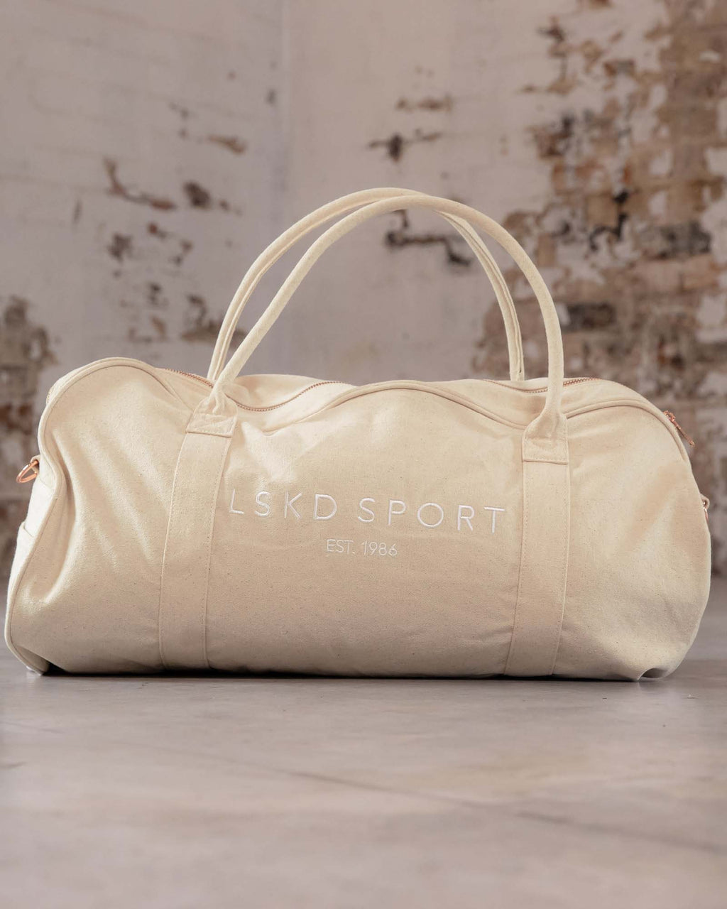 Model wearing Daily Duffle - Natural