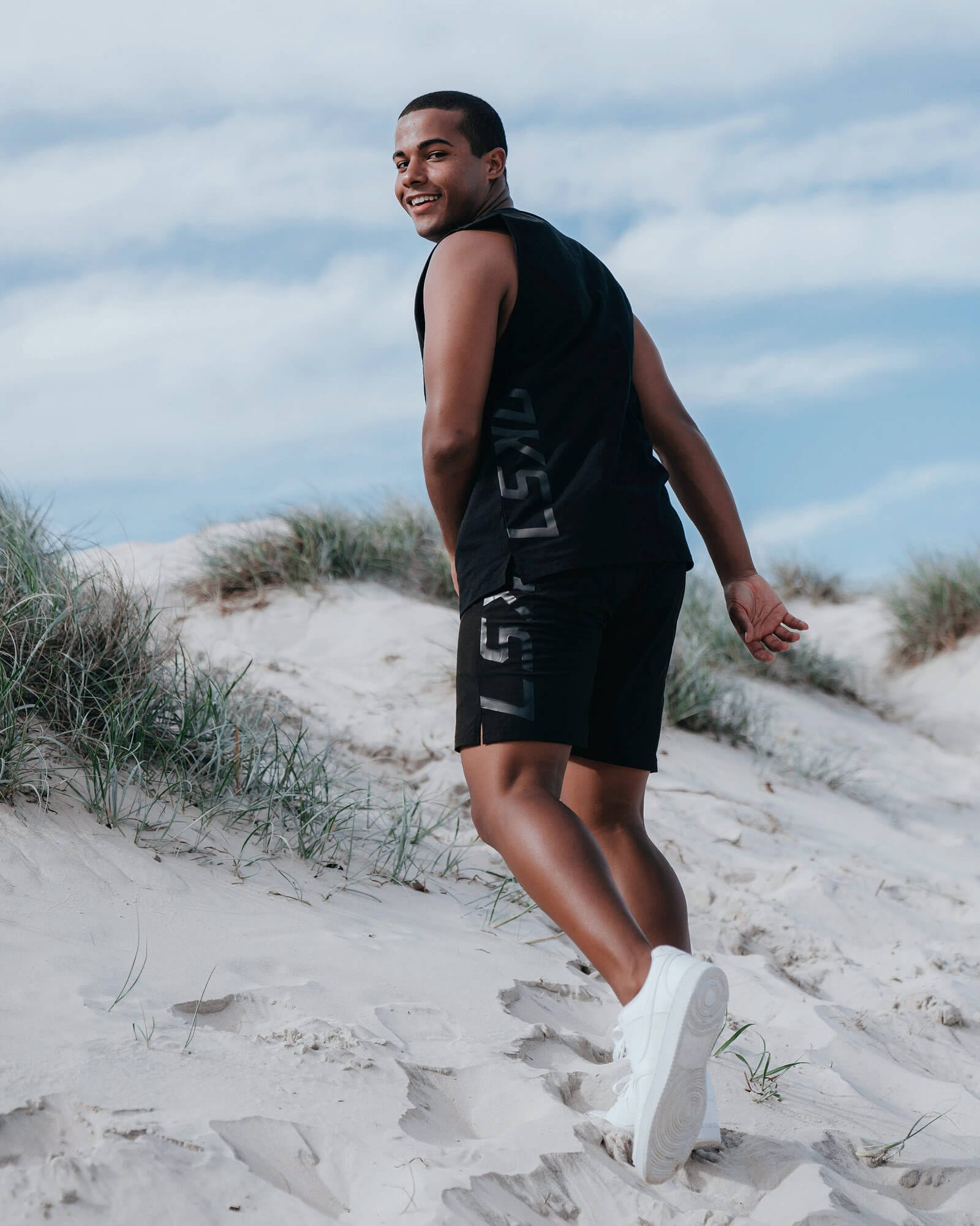 Model wearing Faction 7" Performance Short - Black-Black