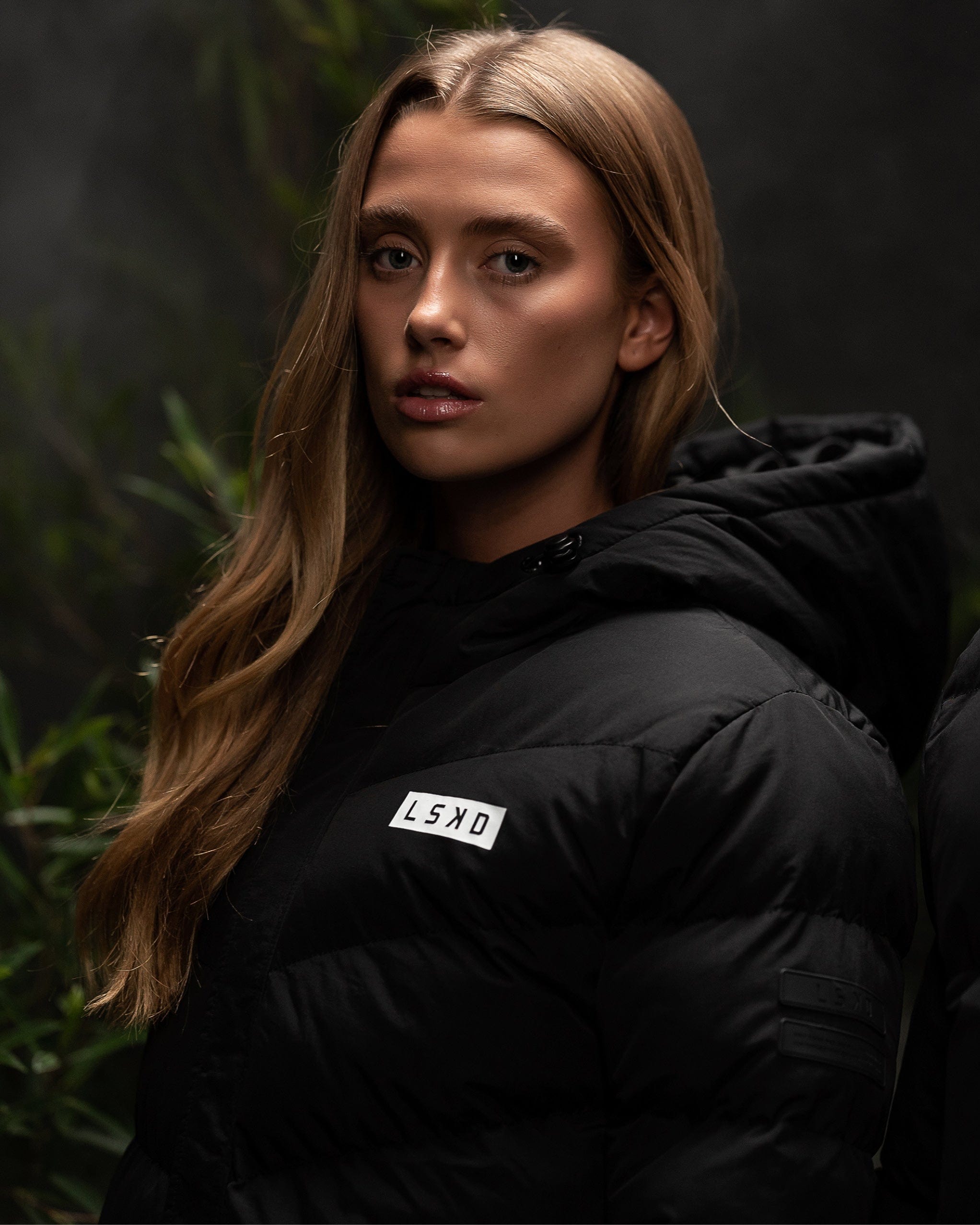 Model wearing Roasted Puffer Jacket 21 - Black