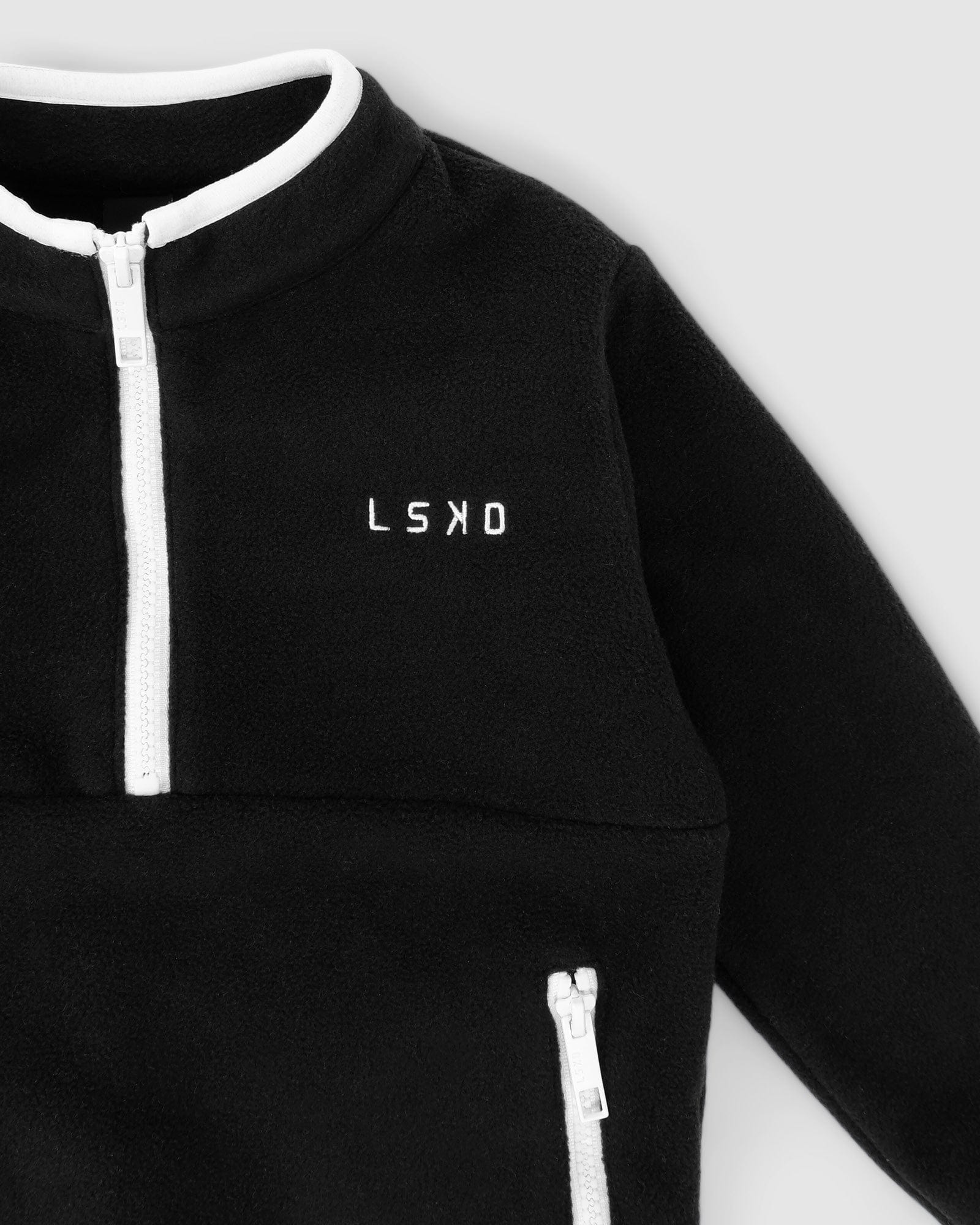 Model wearing Wanderer Crewneck (00-8) - Black