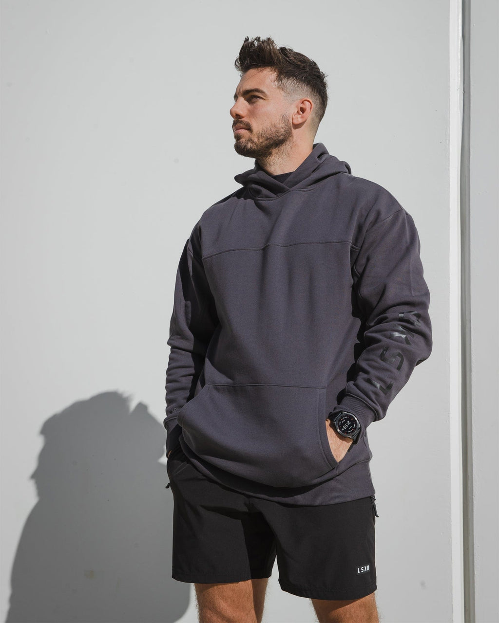 Model wearing Zone Hoodie Oversize - Phantom