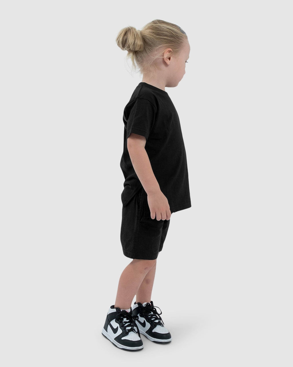 Model wearing Span Tee (00-8) - Black