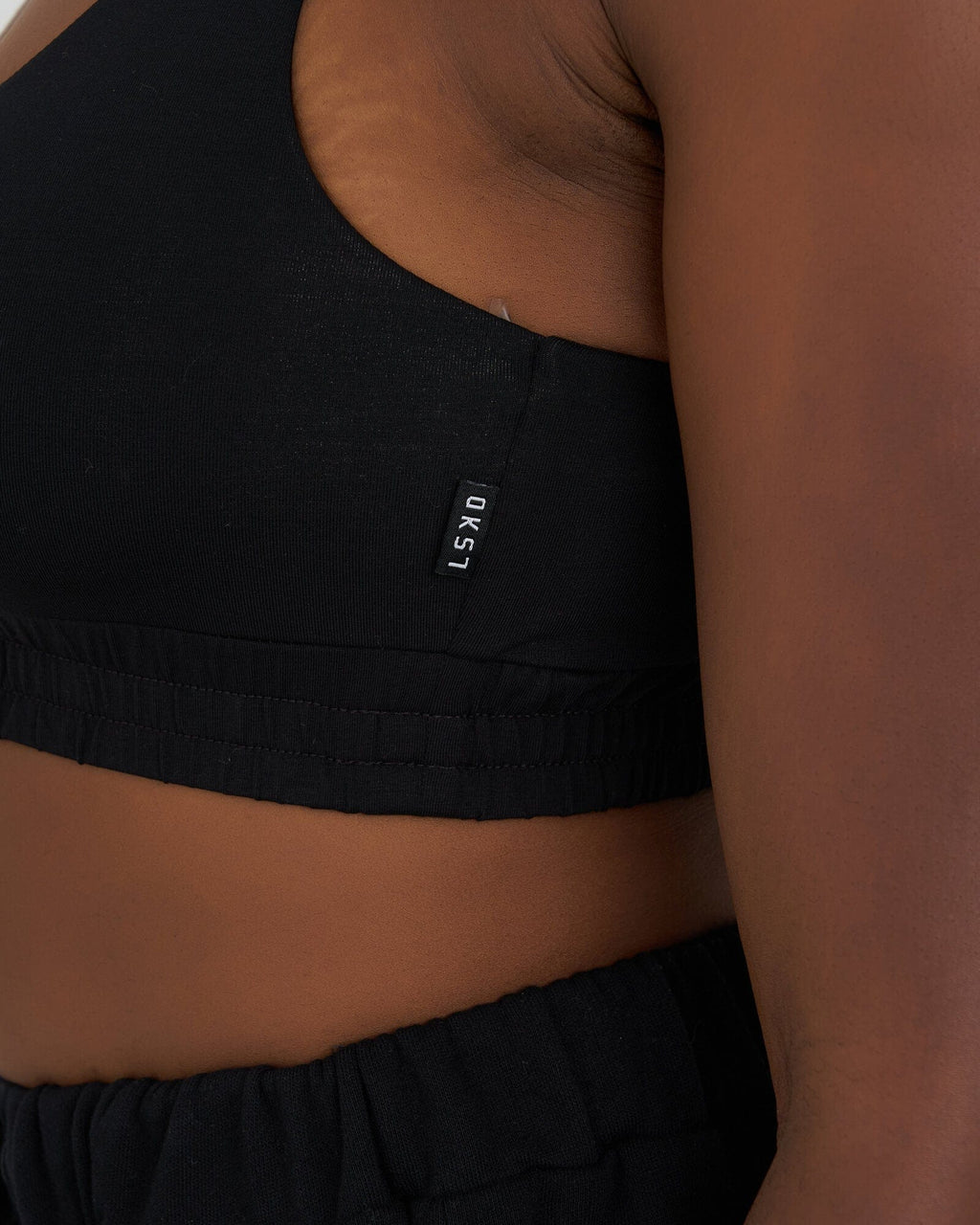 Model wearing Fast Crop - Black