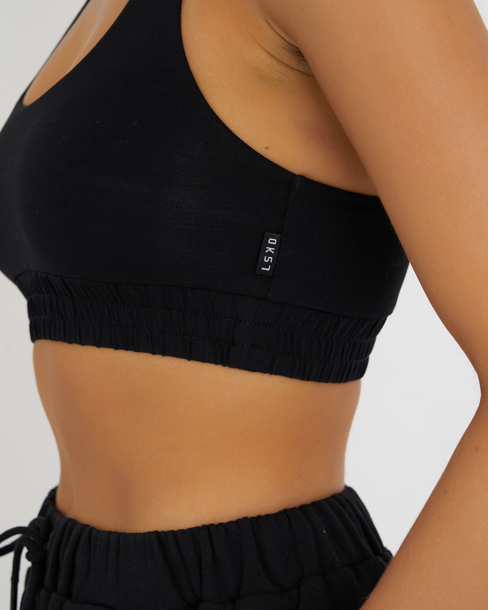 Model wearing Fast Crop - Black