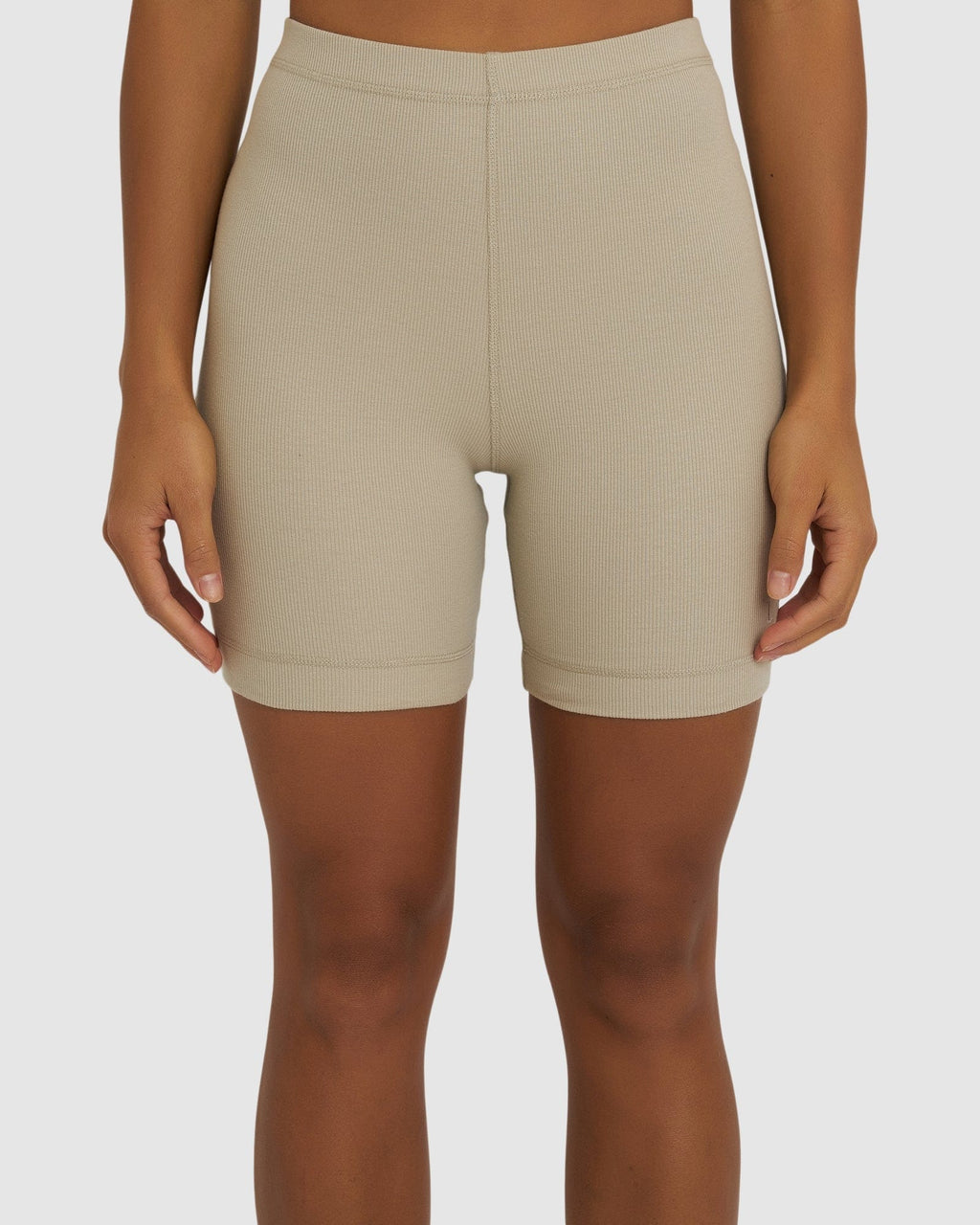 Model wearing Dymo Ribbed Short - Pussywillow