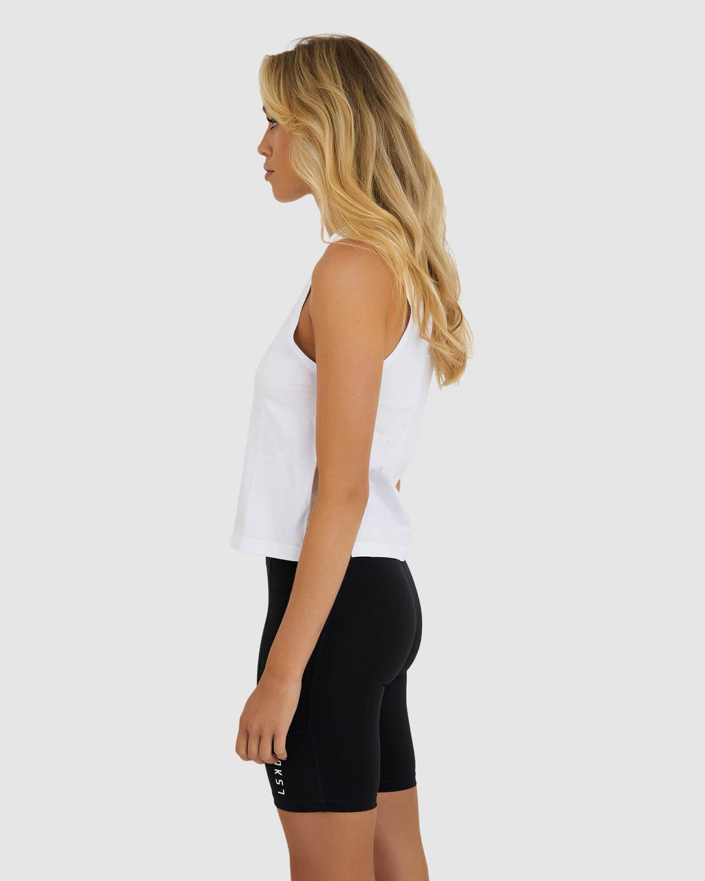 Model wearing Structure Tank - White-Quarry